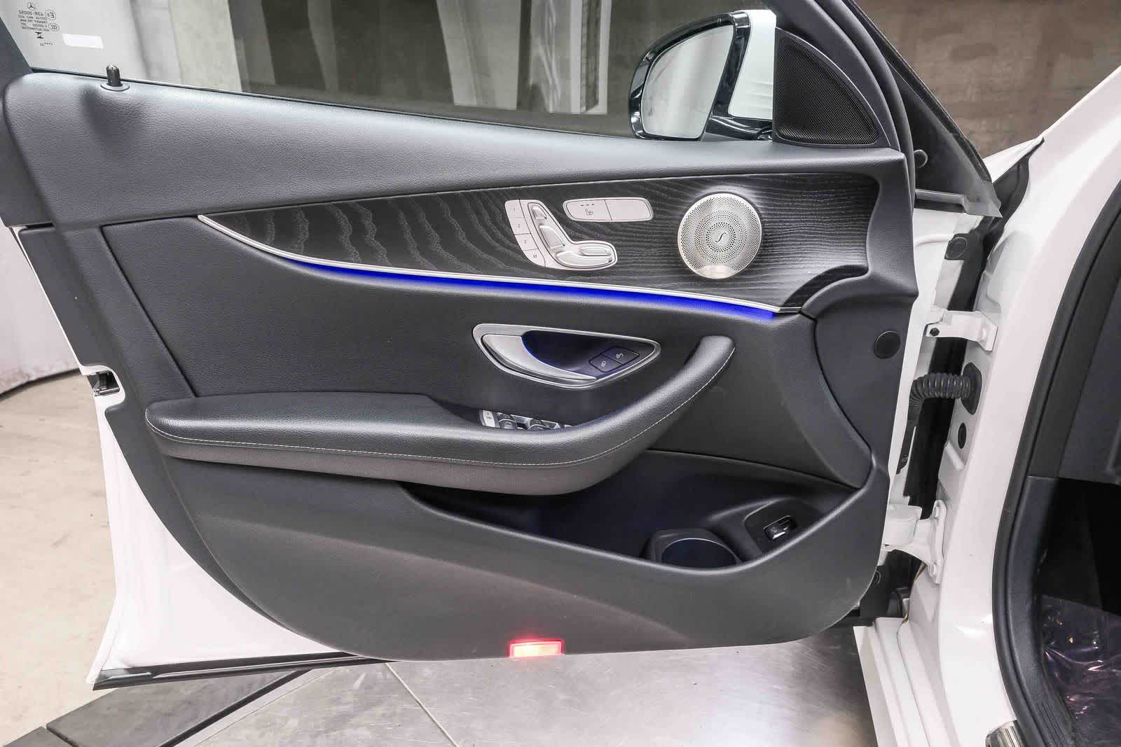Thumbnail: 2023 Mercedes-Benz E-Class - 18