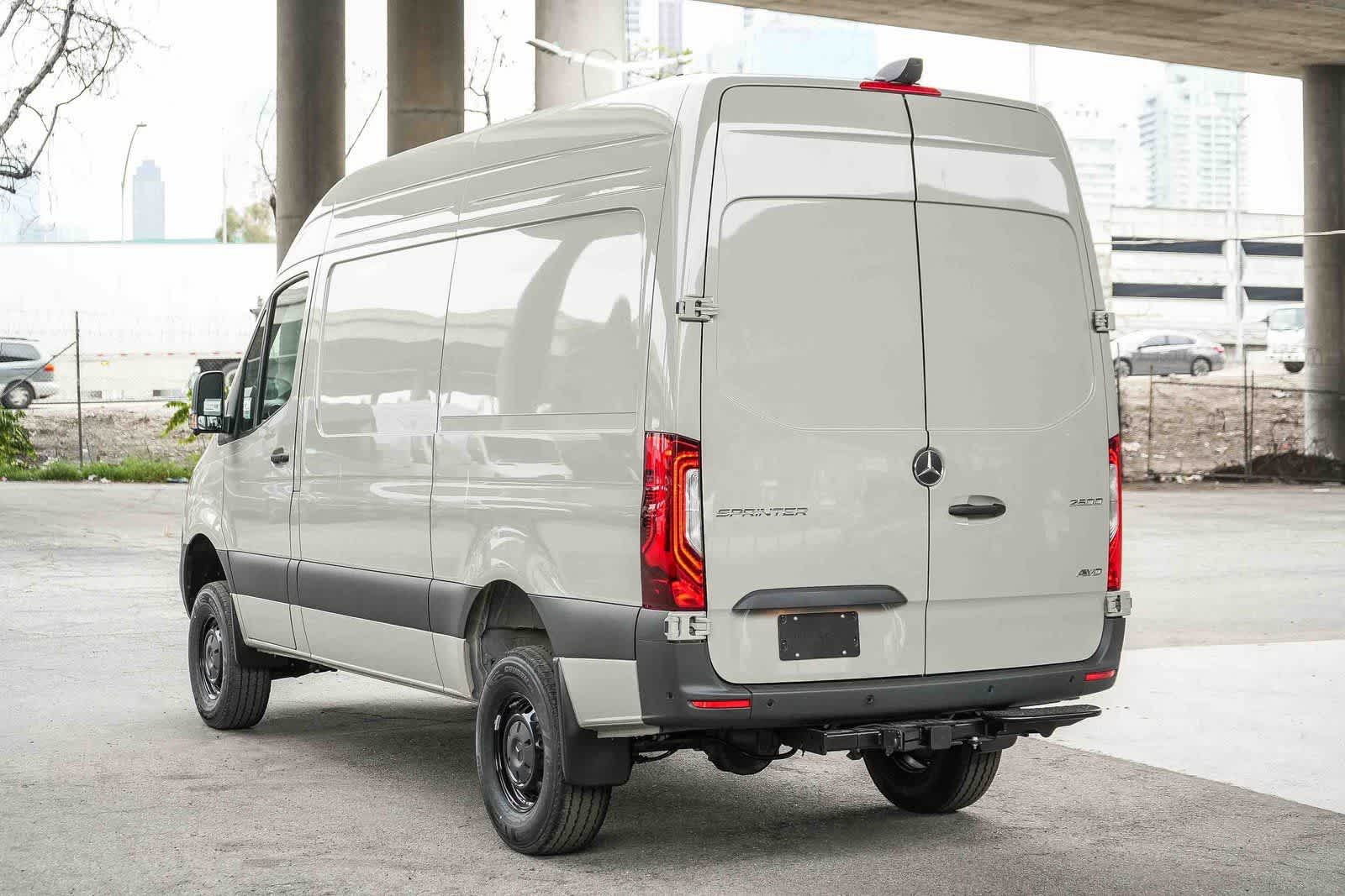 Thumbnail: 2026 Mercedes-Benz Sprinter - 8
