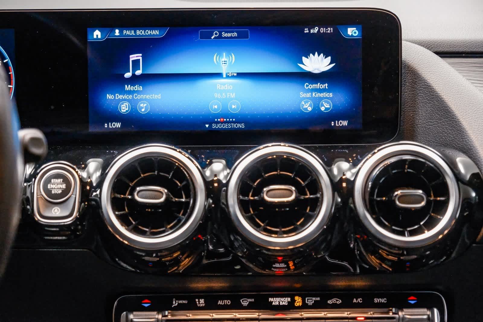 Thumbnail: 2022 Mercedes-Benz GLA - 16