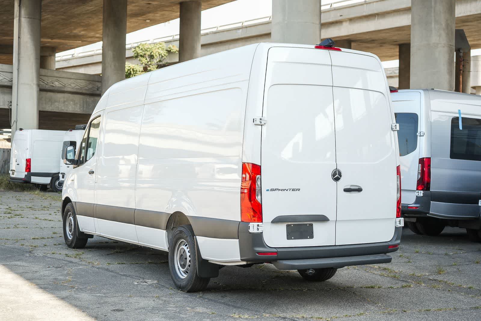 Thumbnail: 2025 Mercedes-Benz eSprinter - 9