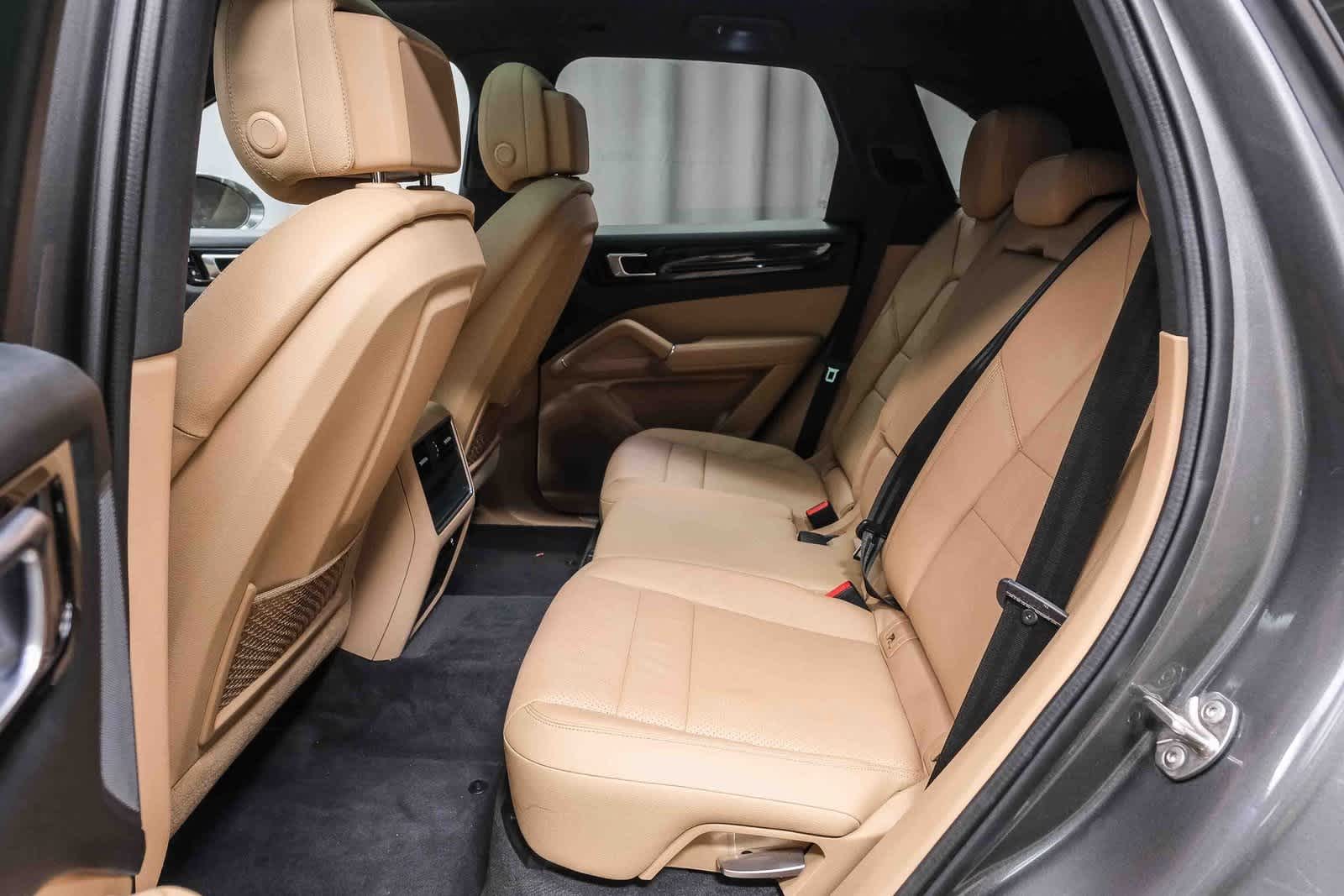 Thumbnail: 2020 Porsche Cayenne - 19