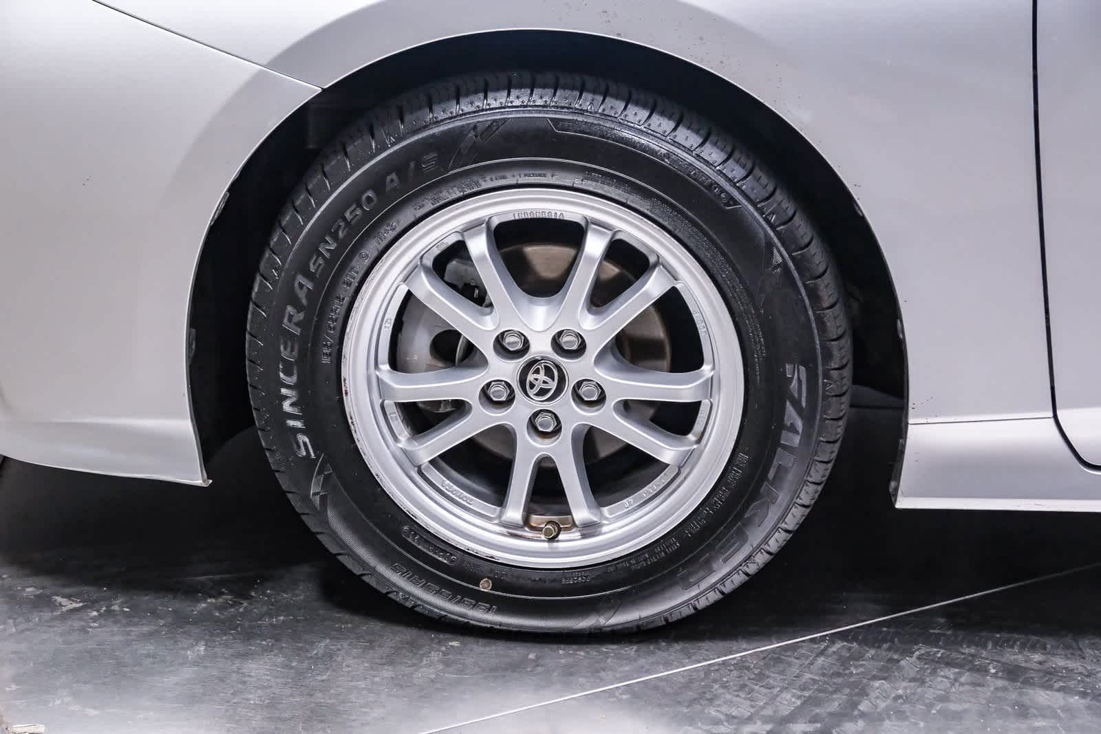 Thumbnail: 2016 Toyota Prius - 10