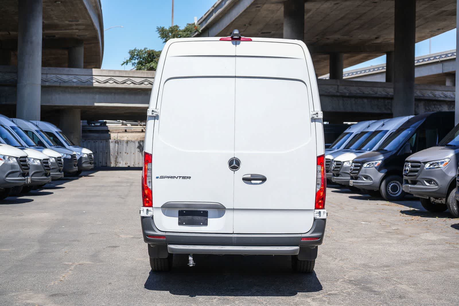 Thumbnail: 2025 Mercedes-Benz eSprinter - 8