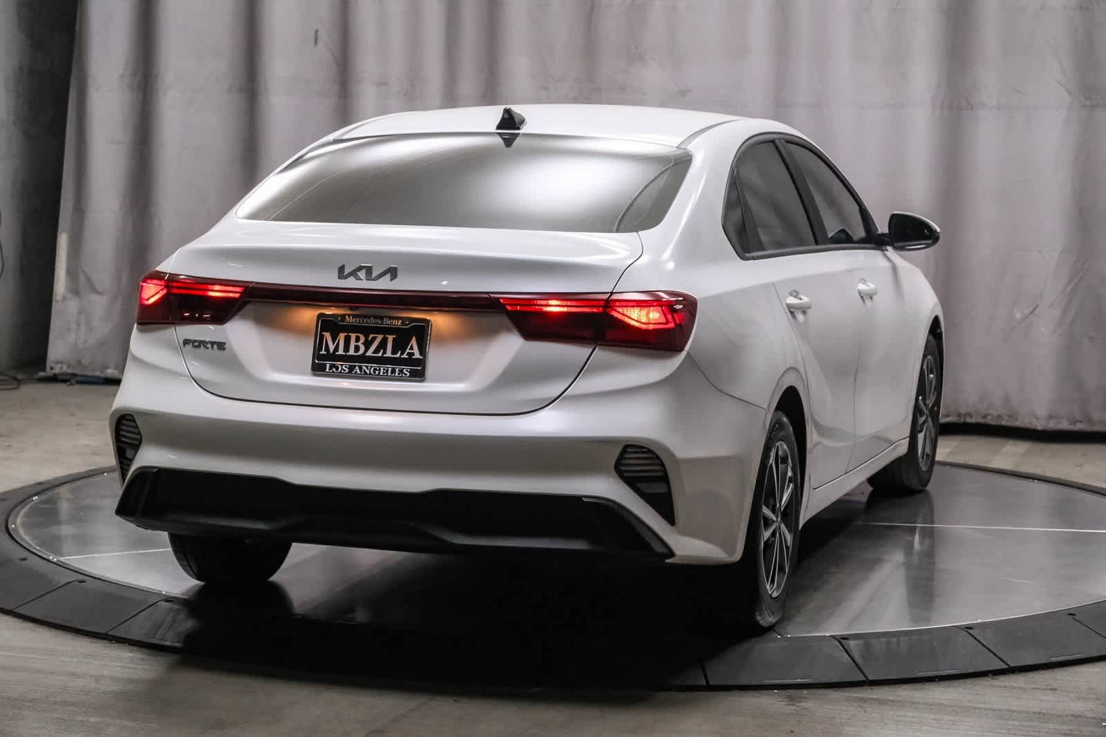 Thumbnail: 2023 Kia Forte - 4