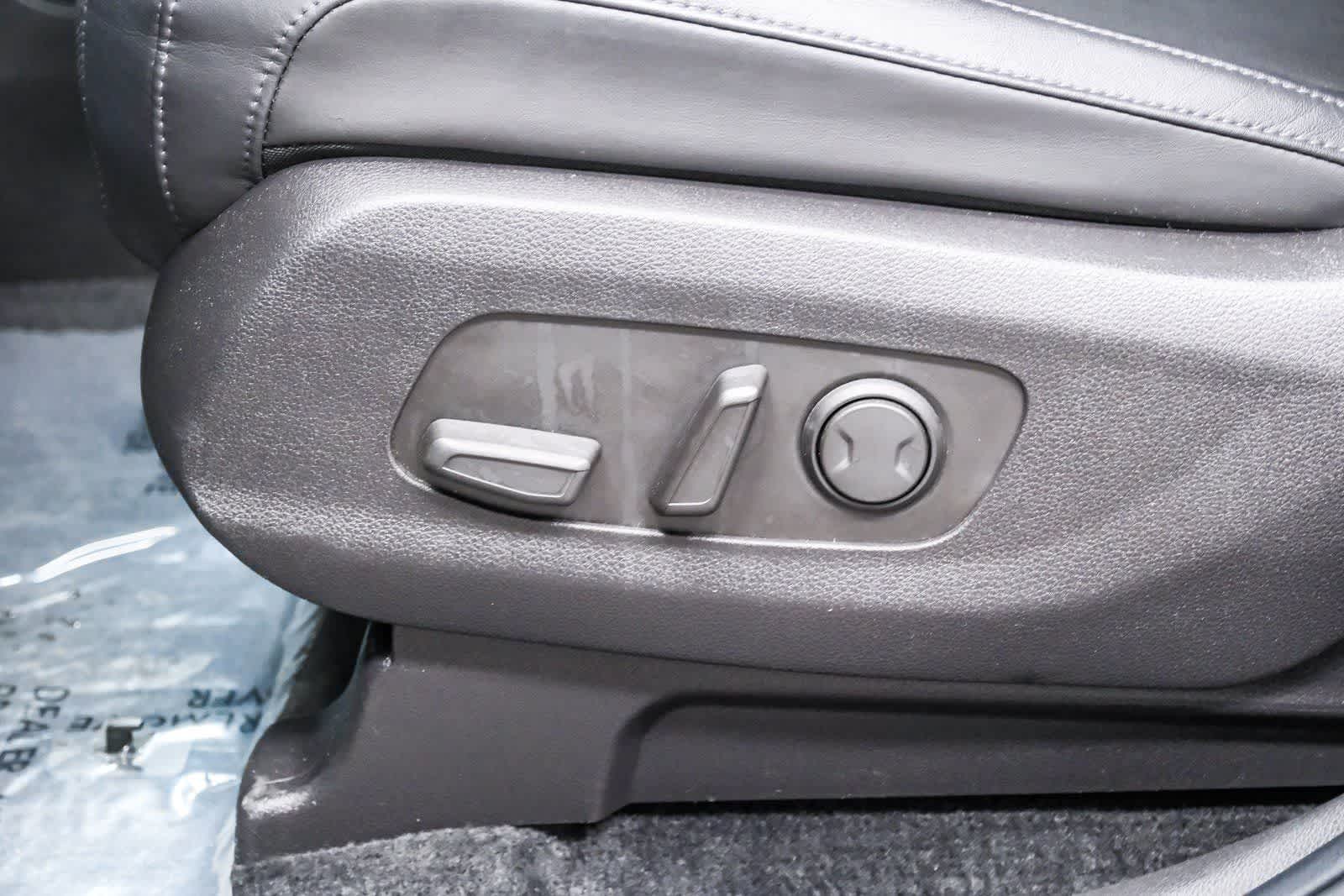 Thumbnail: 2022 Kia Carnival - 18