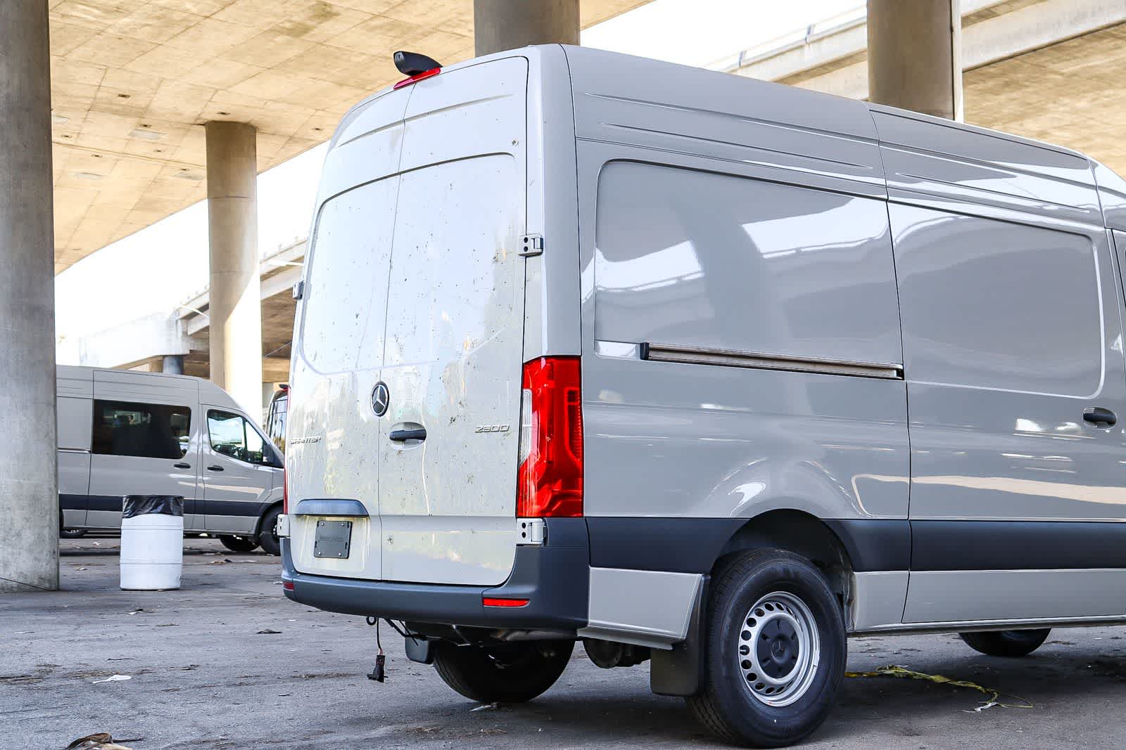 Thumbnail: 2026 Mercedes-Benz Sprinter - 9