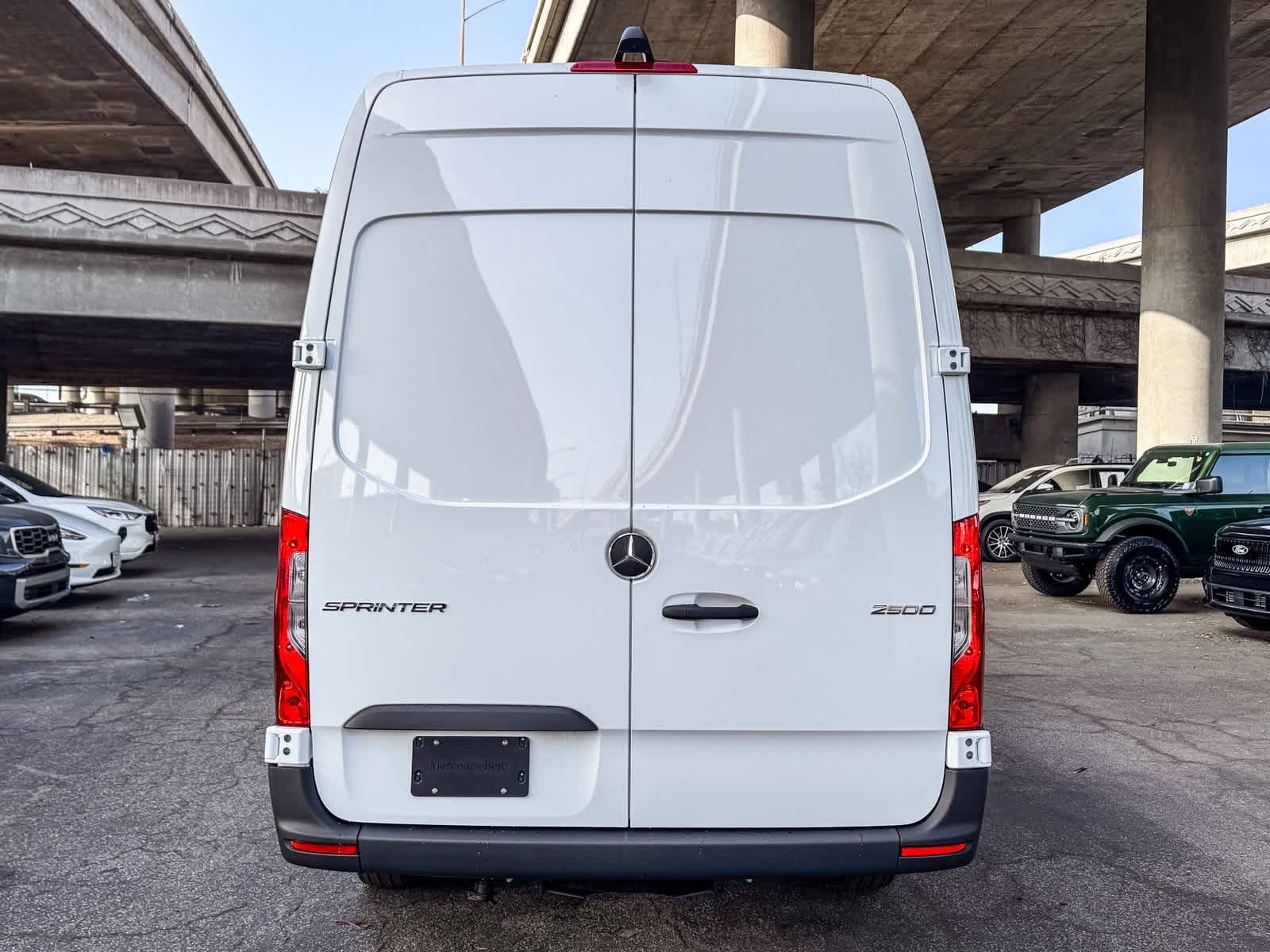 Thumbnail: 2026 Mercedes-Benz Sprinter - 7