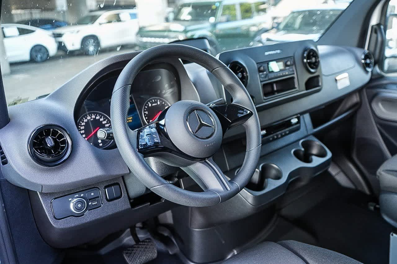 Thumbnail: 2026 Mercedes-Benz Sprinter - 12