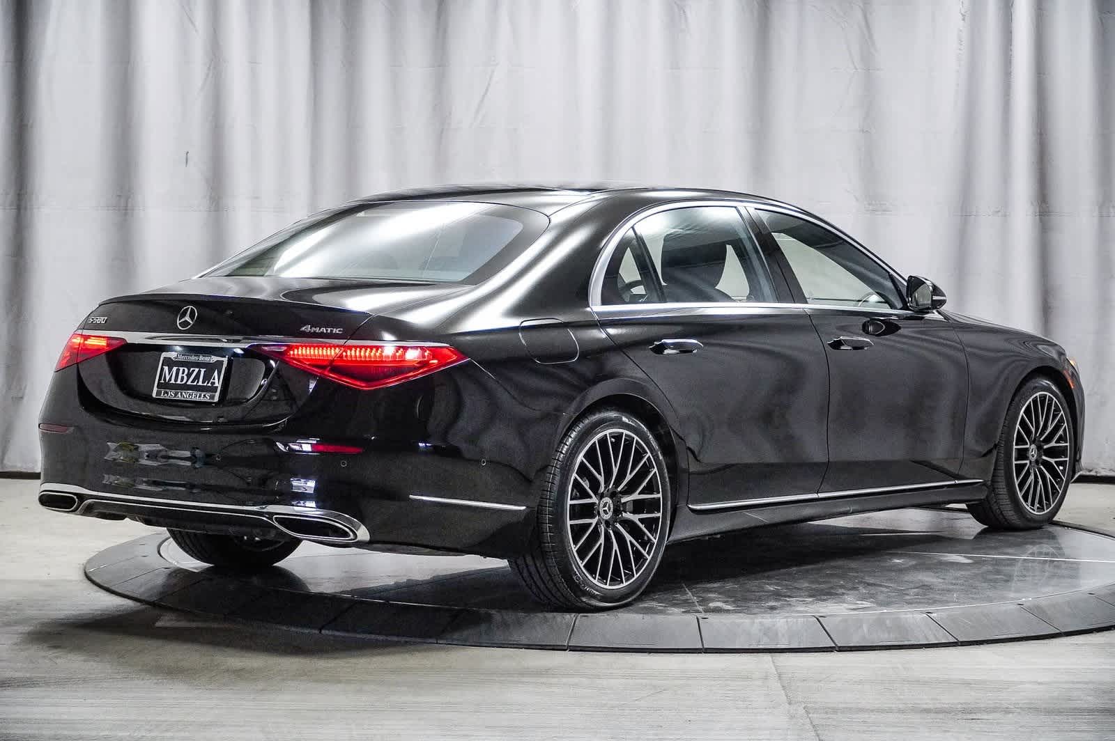 Thumbnail: 2022 Mercedes-Benz S-Class - 4