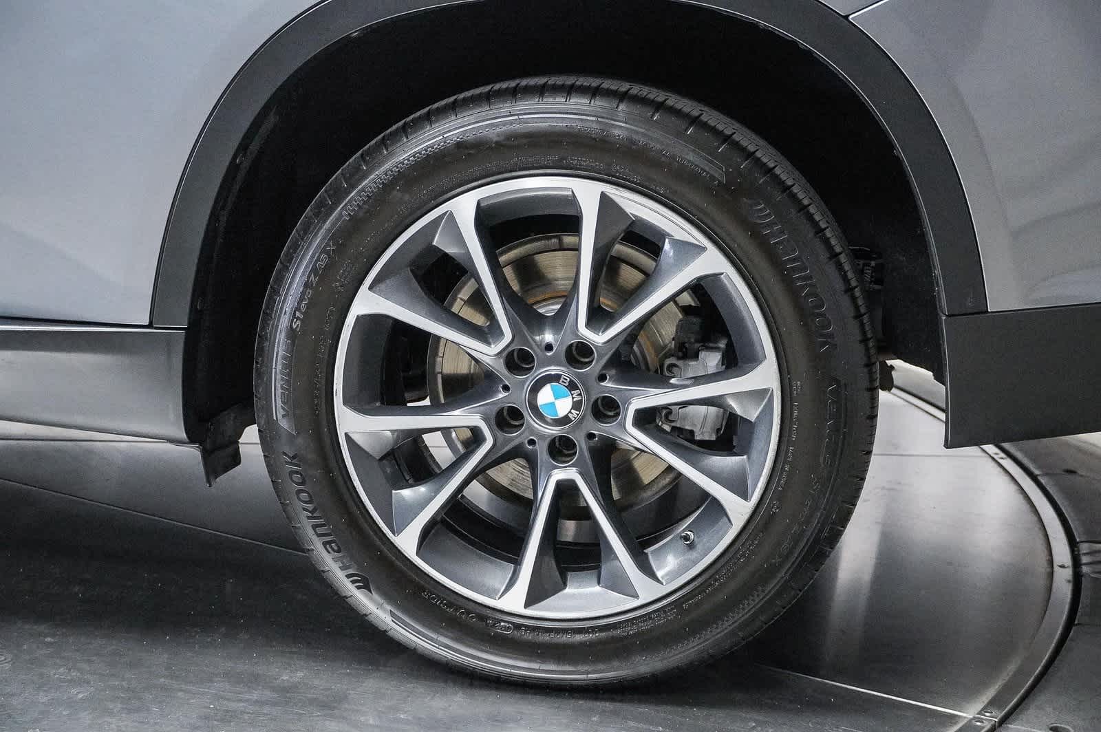 Thumbnail: 2017 BMW X5 - 10