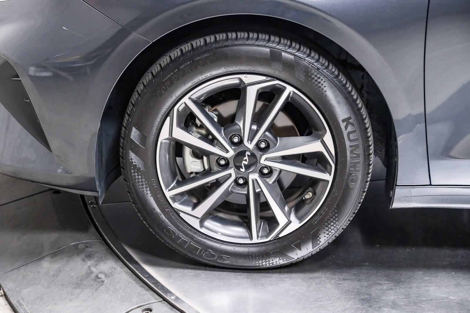 Thumbnail: 2022 Kia Forte - 10