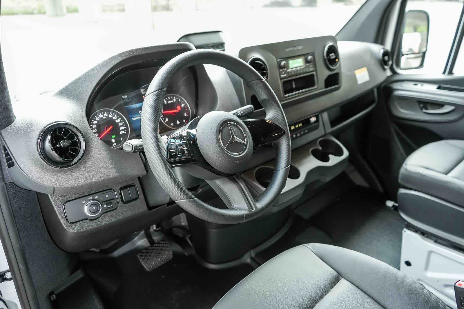 Thumbnail: 2026 Mercedes-Benz Sprinter - 12