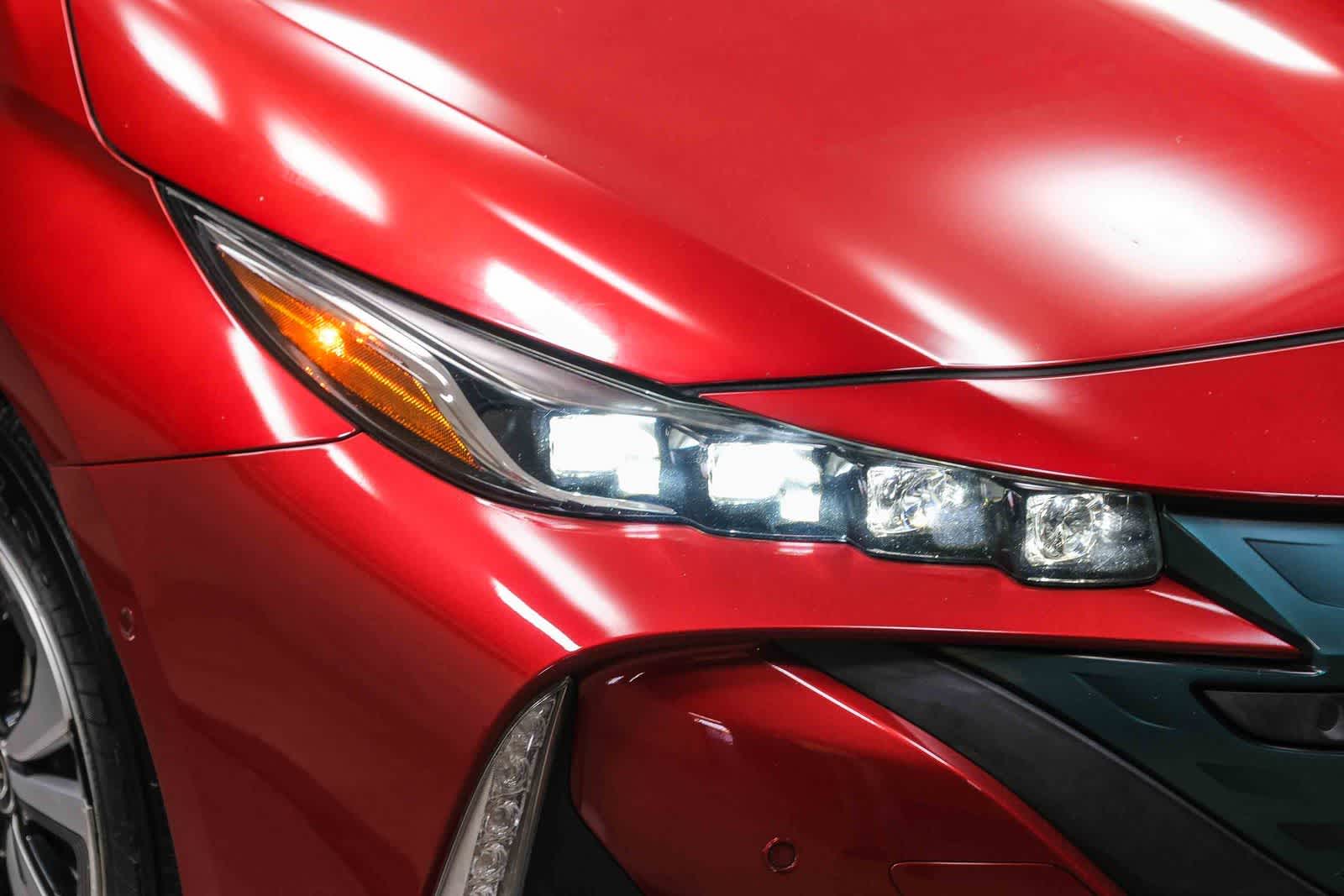 Thumbnail: 2017 Toyota Prius Prime - 14