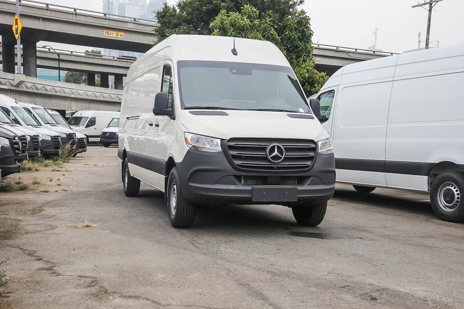 2024 Mercedes-Benz Sprinter 2500 3