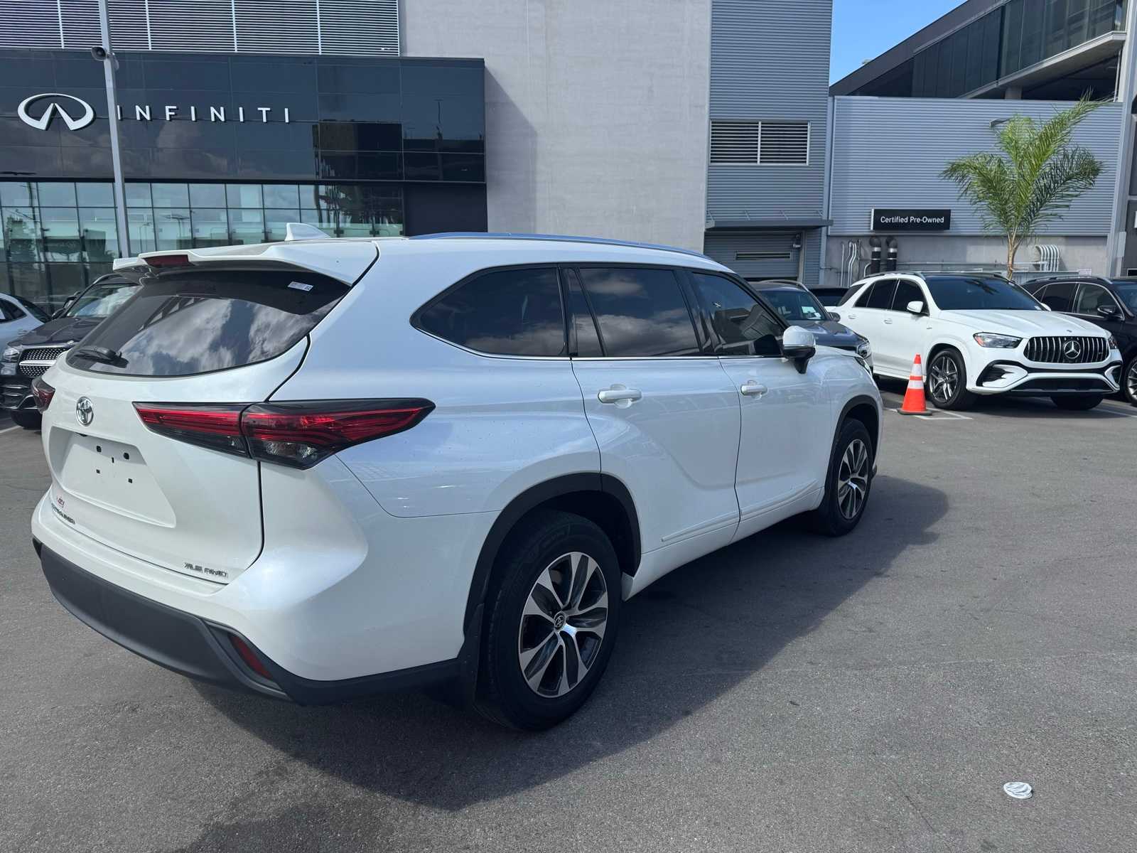 Thumbnail: 2021 Toyota Highlander - 3