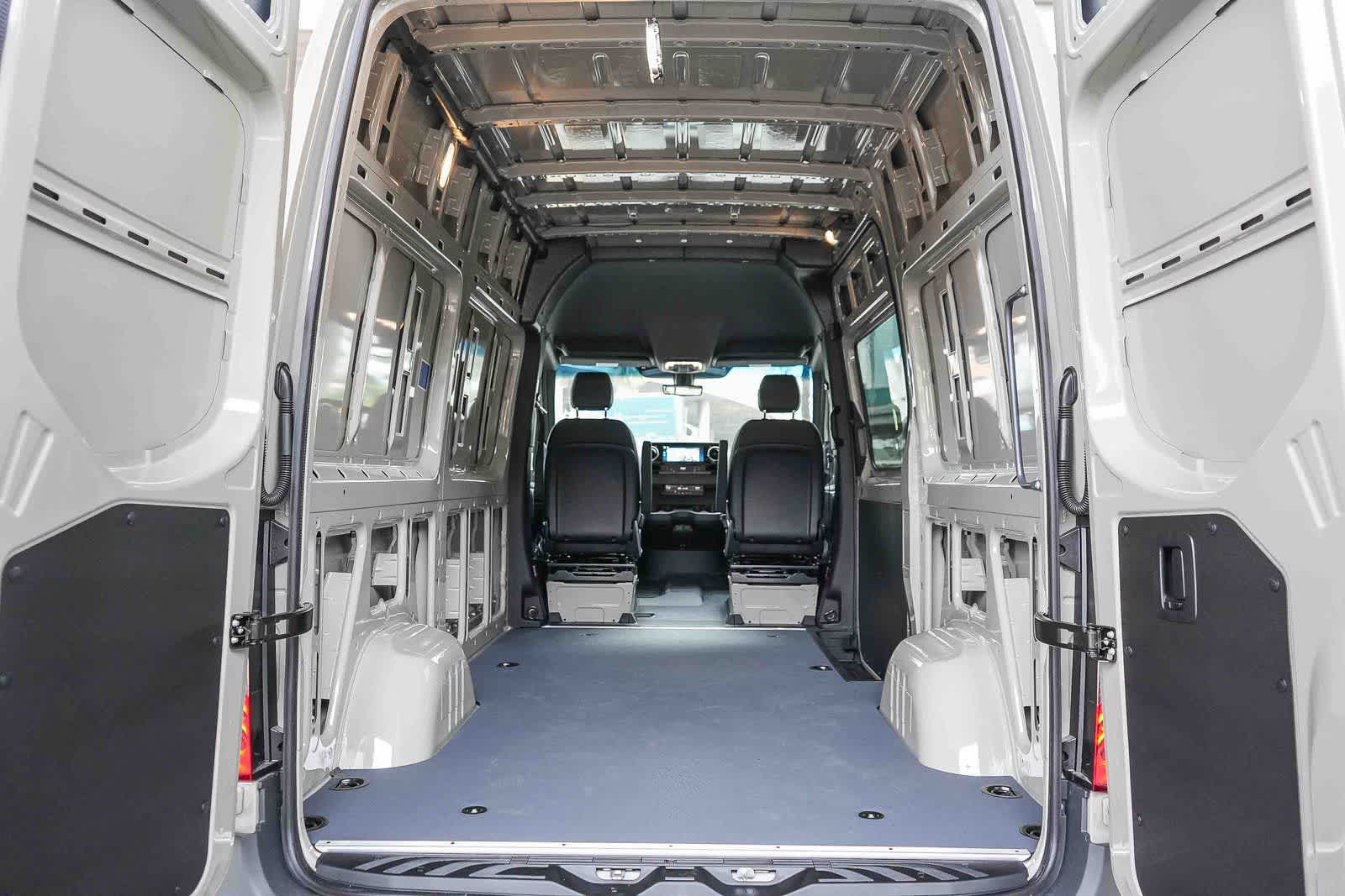 Thumbnail: 2026 Mercedes-Benz Sprinter - 24