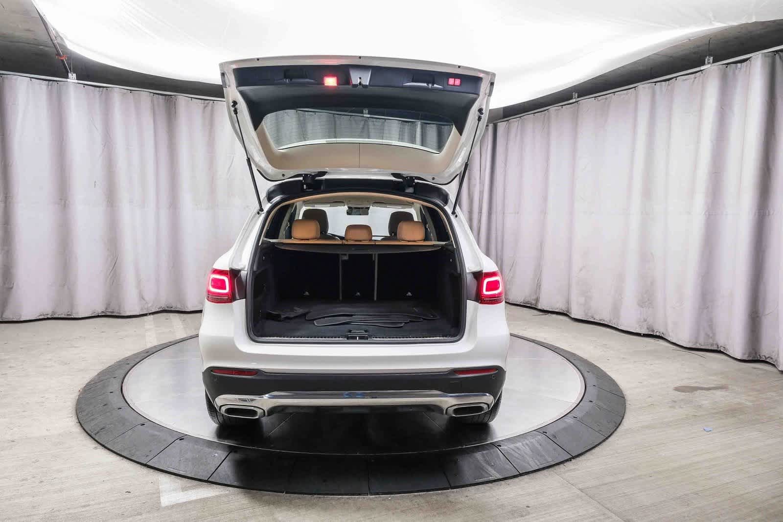 Thumbnail: 2022 Mercedes-Benz GLC - 26