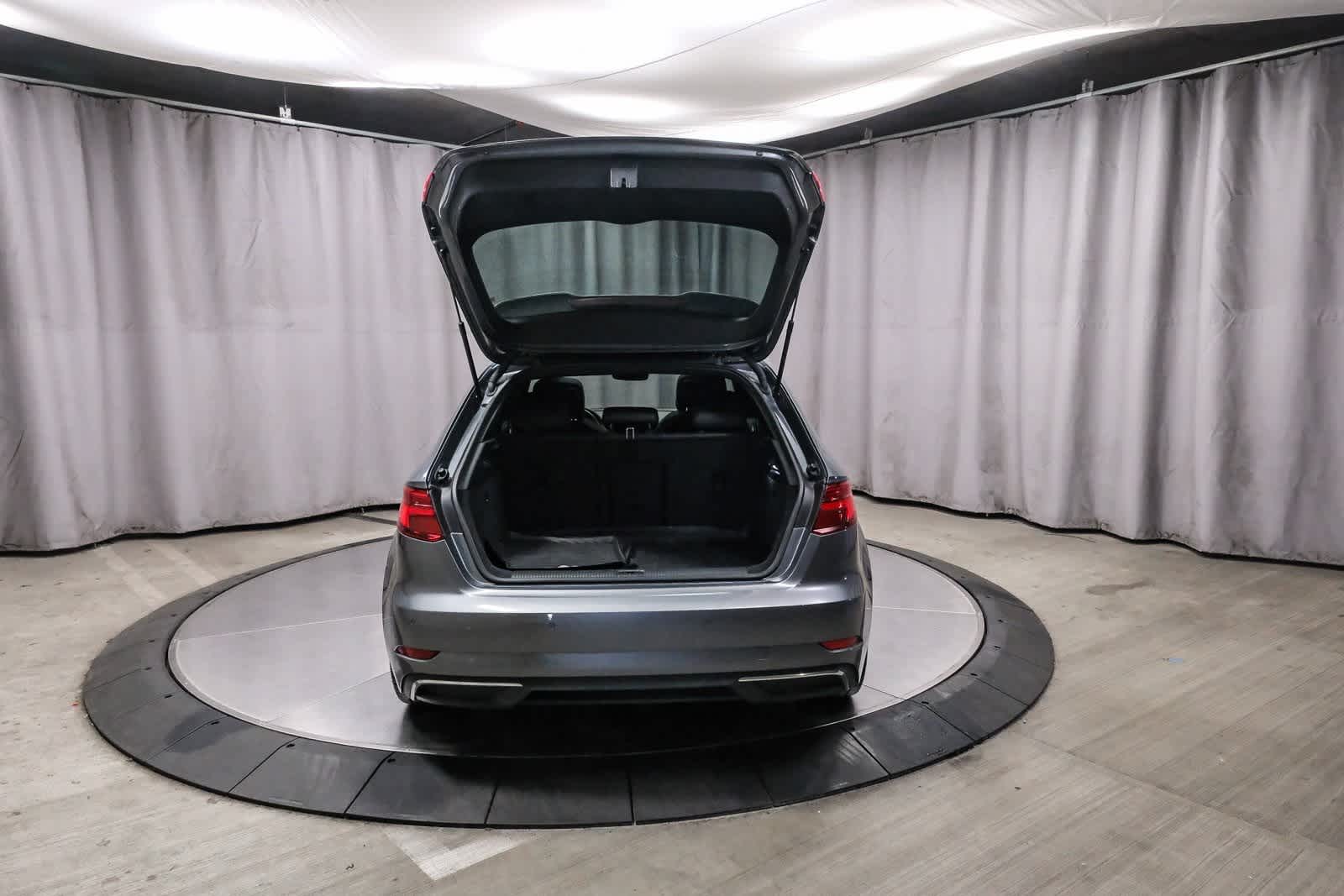 Thumbnail: 2018 Audi A3 e-tron - 27