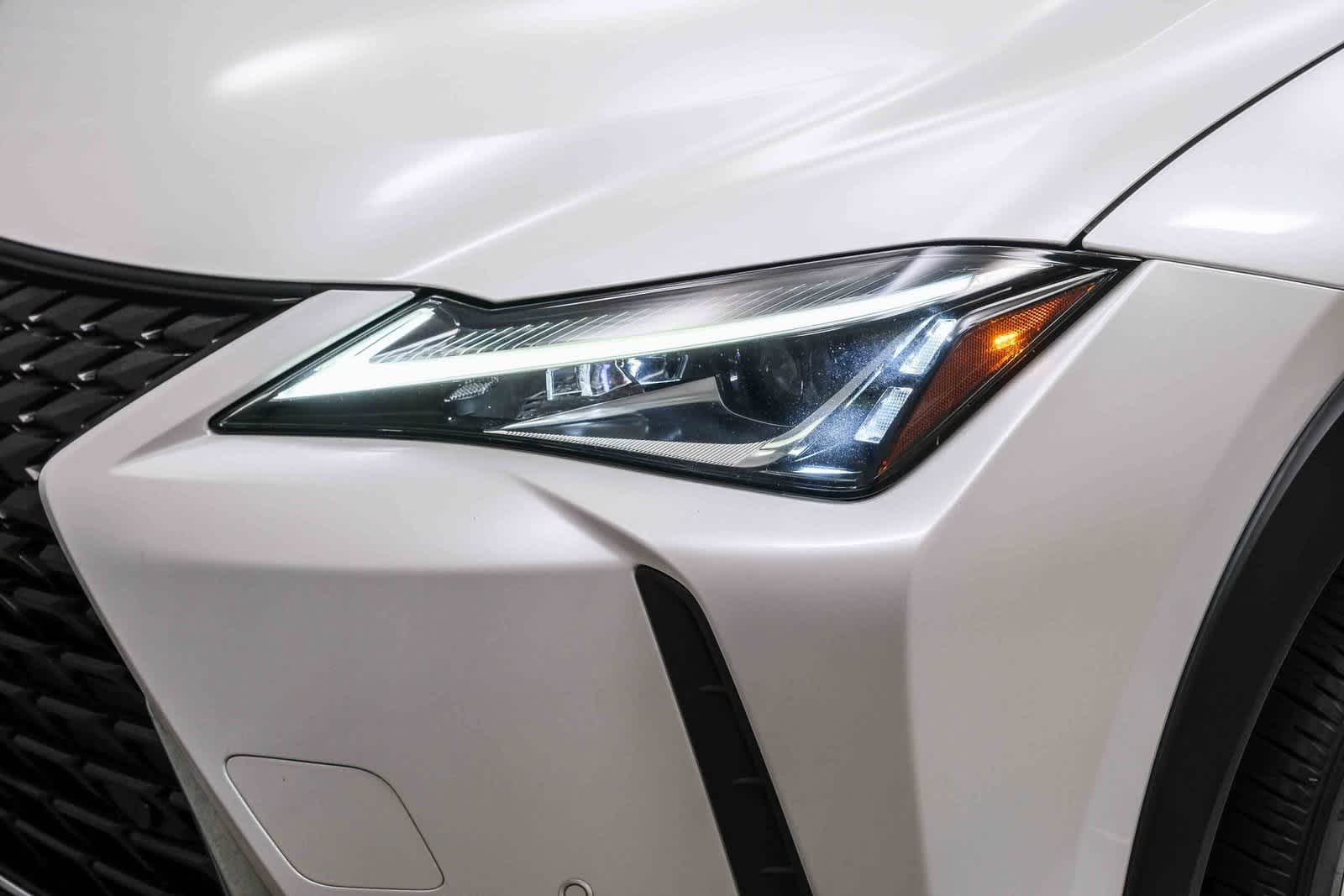 Thumbnail: 2021 Lexus UX - 11