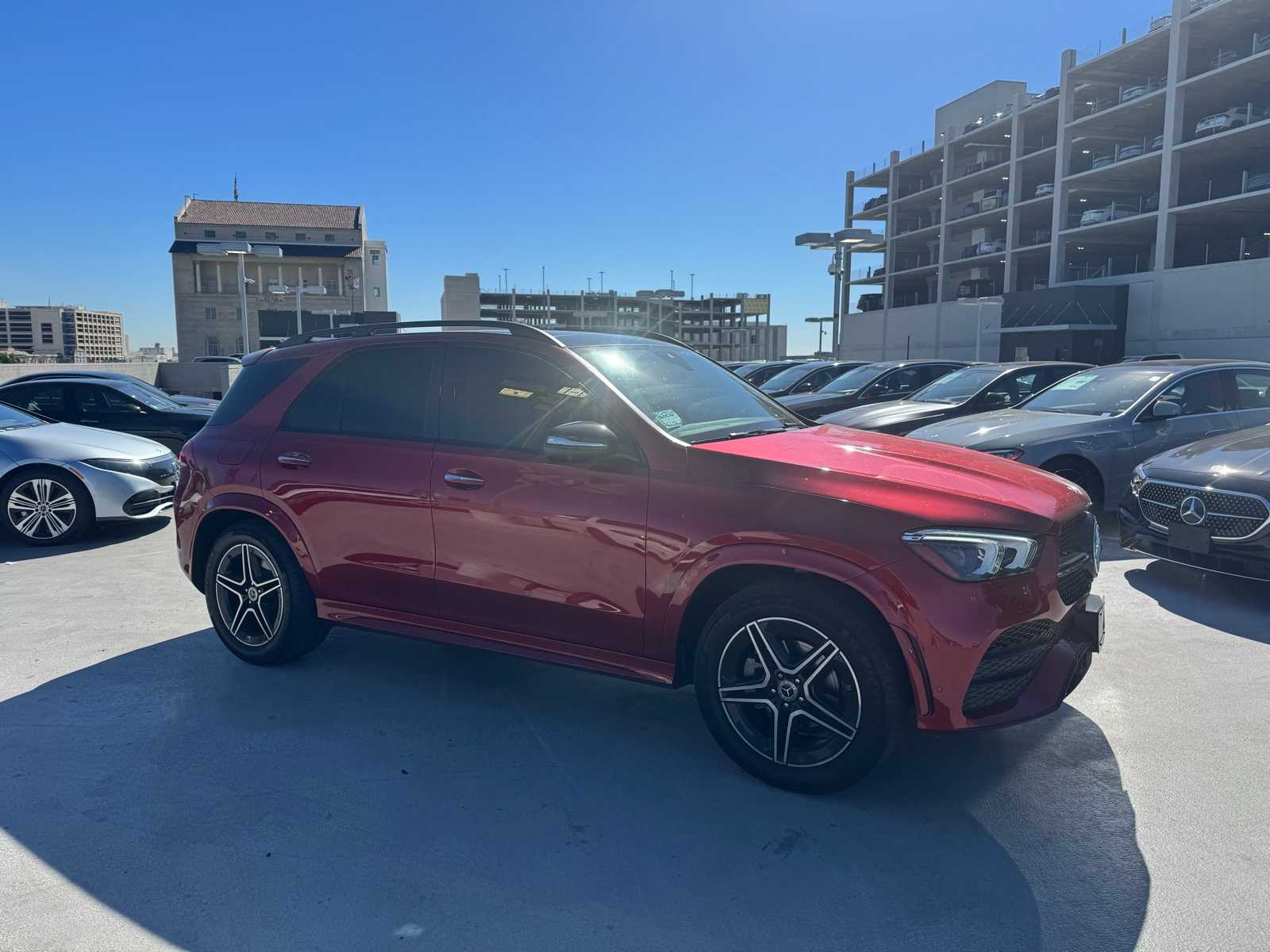 Thumbnail: 2023 Mercedes-Benz GLE - 2