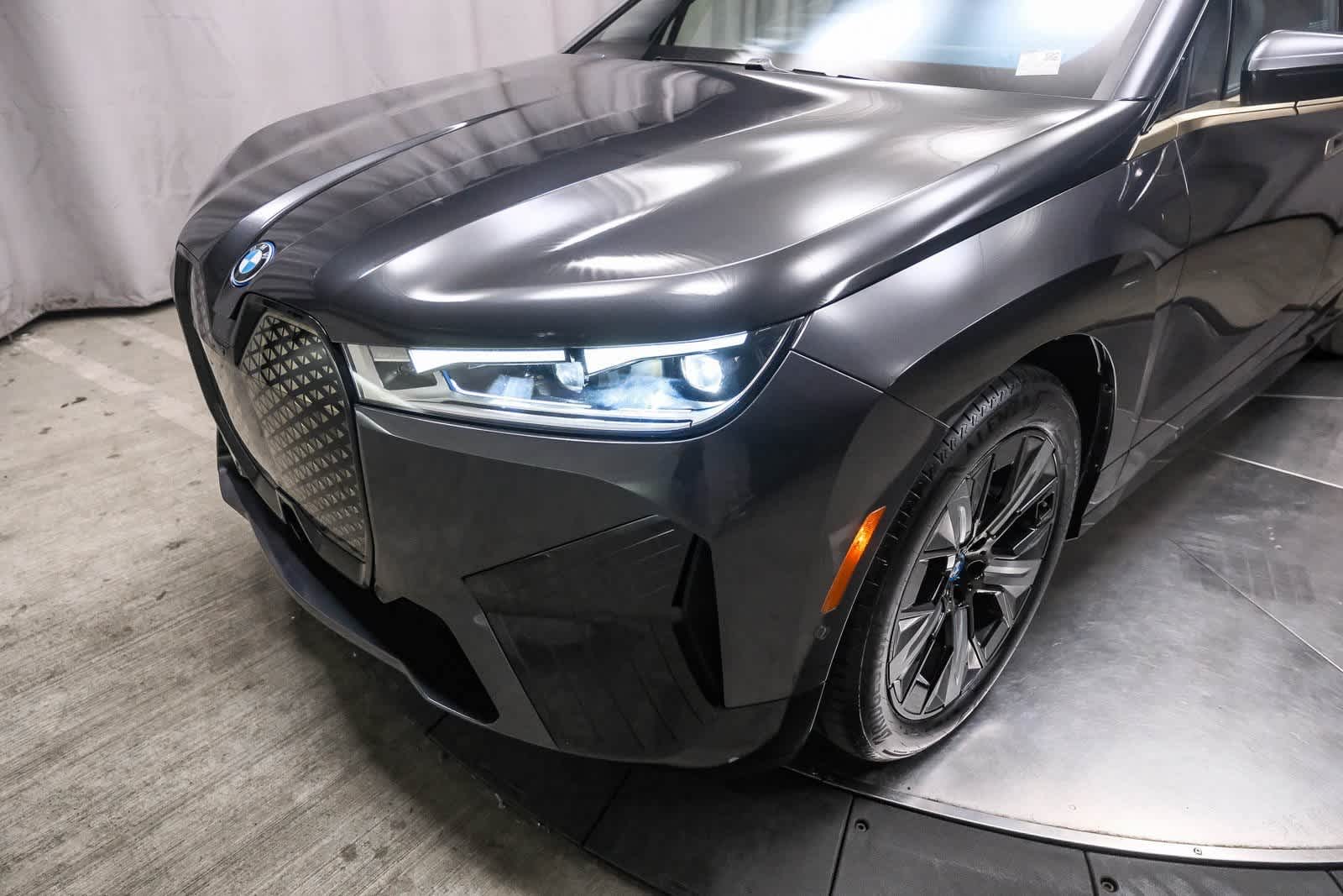 Thumbnail: 2023 BMW iX - 12