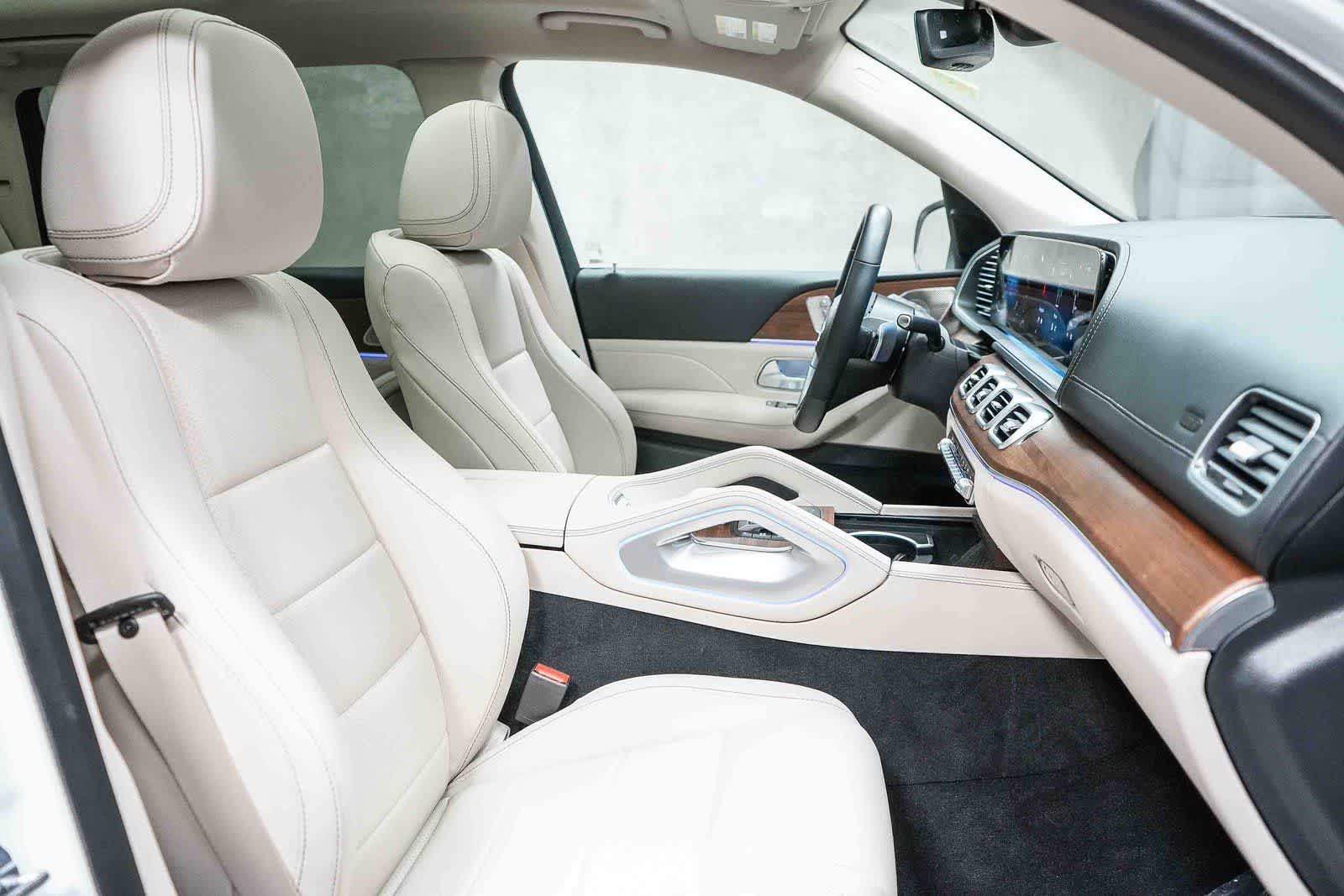 Thumbnail: 2025 Mercedes-Benz GLS - 16