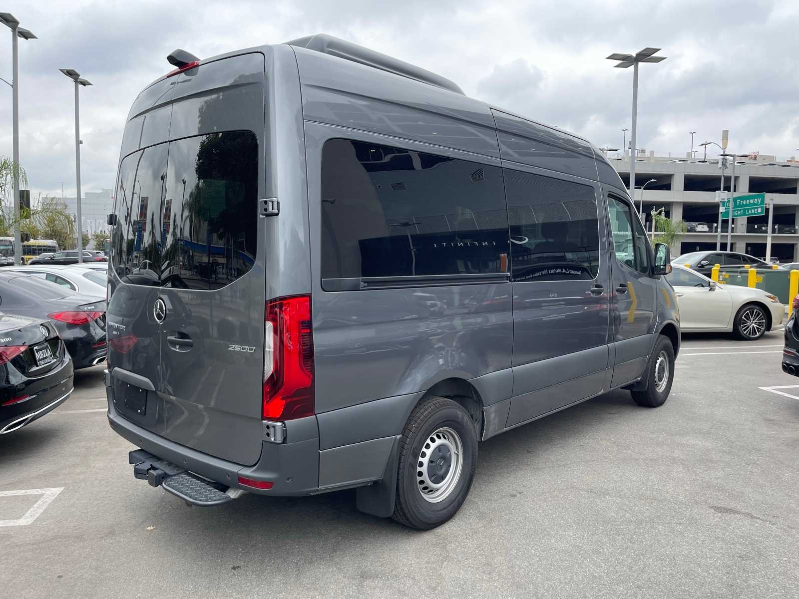 Thumbnail: 2024 Mercedes-Benz Sprinter - 3
