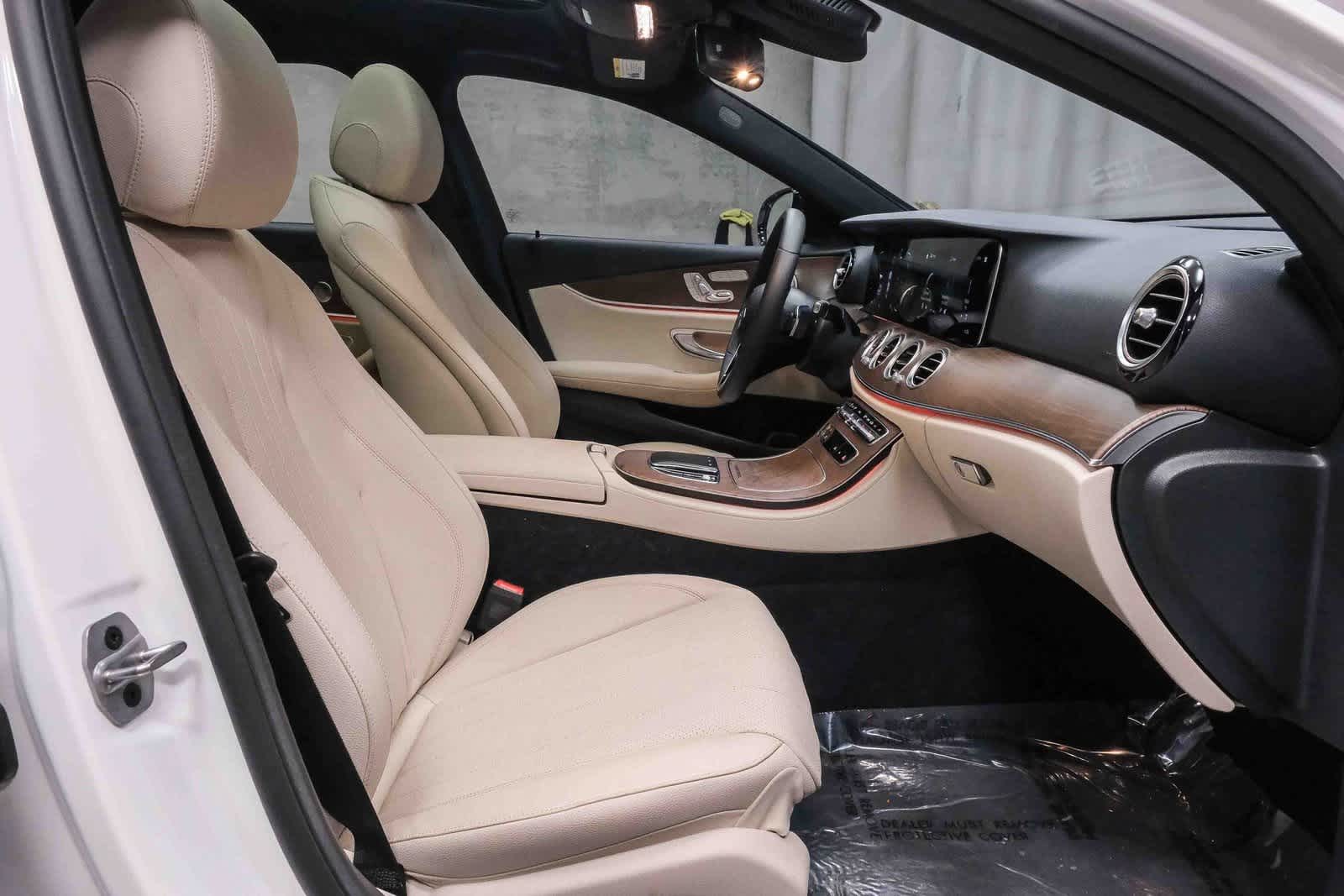 Thumbnail: 2022 Mercedes-Benz E-Class - 18