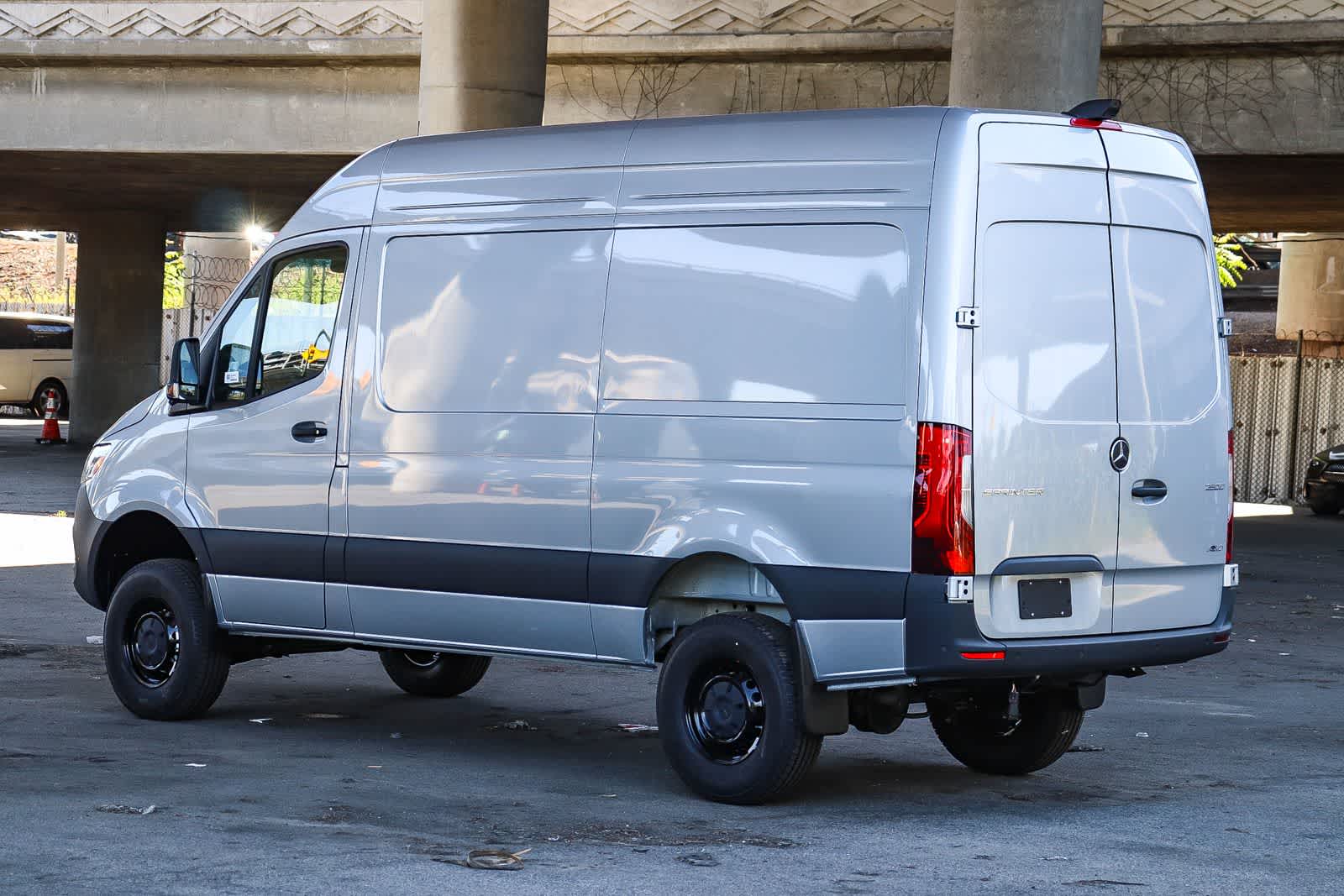 Thumbnail: 2026 Mercedes-Benz Sprinter - 6