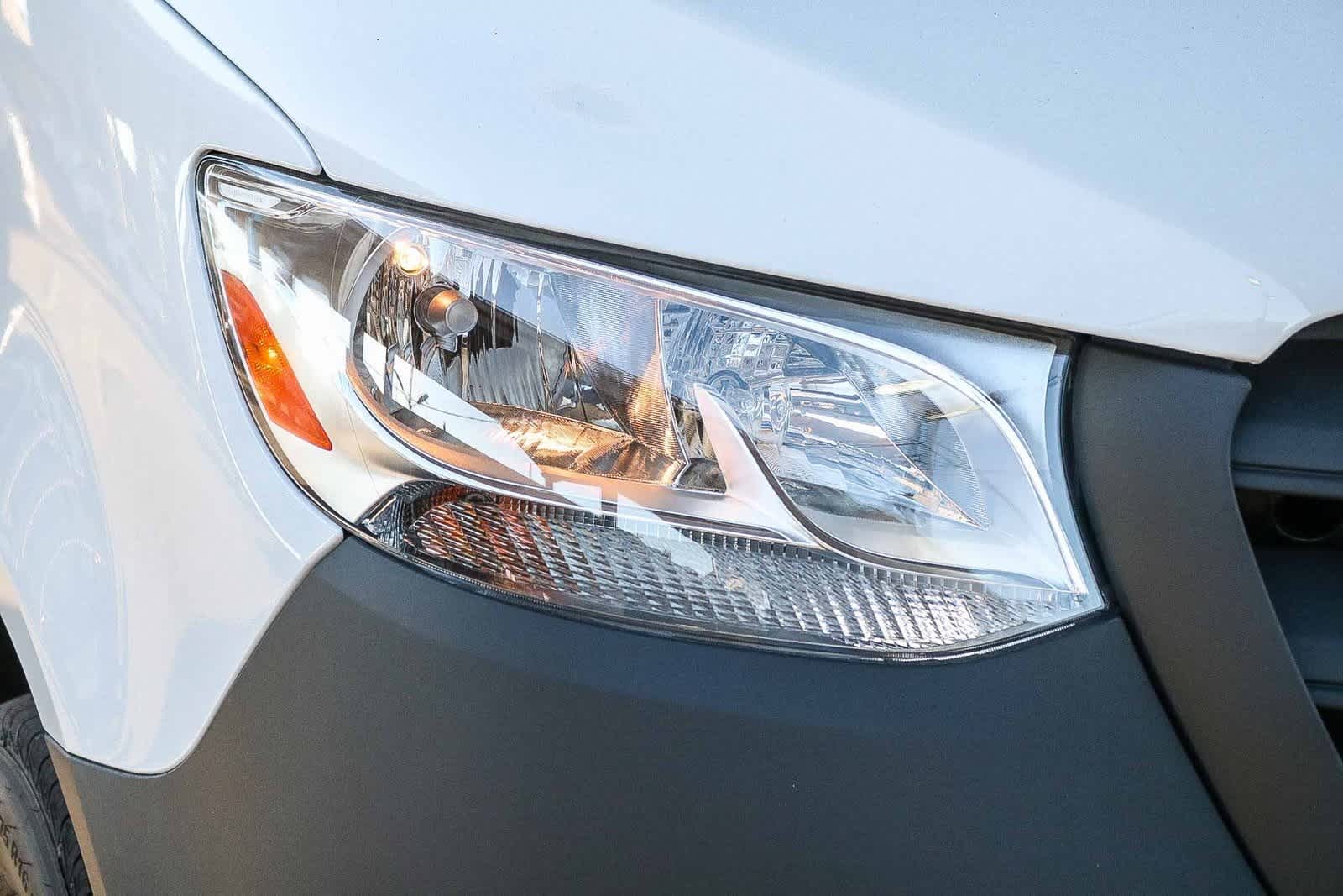 Thumbnail: 2026 Mercedes-Benz Sprinter - 4