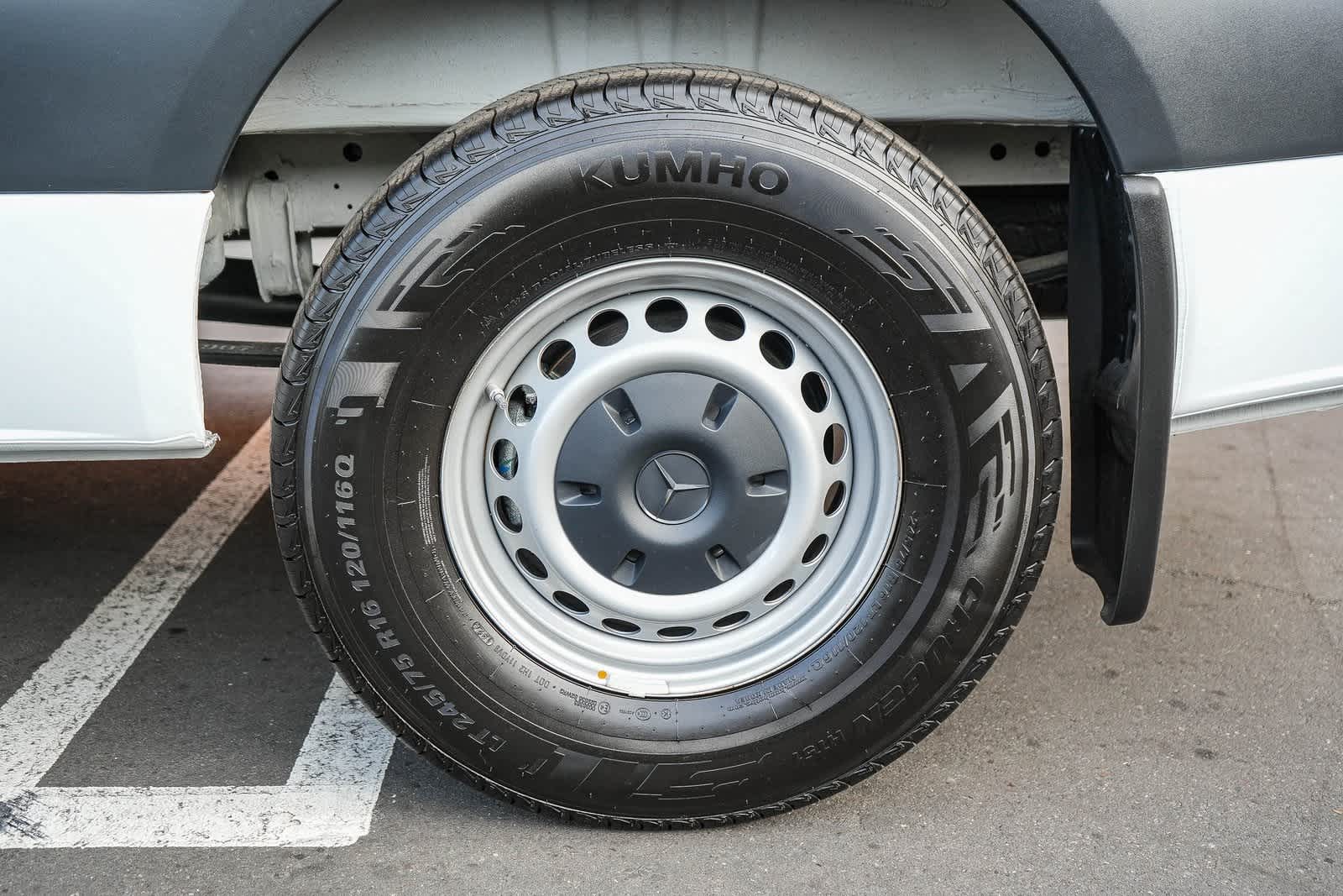 Thumbnail: 2025 Mercedes-Benz Sprinter - 10