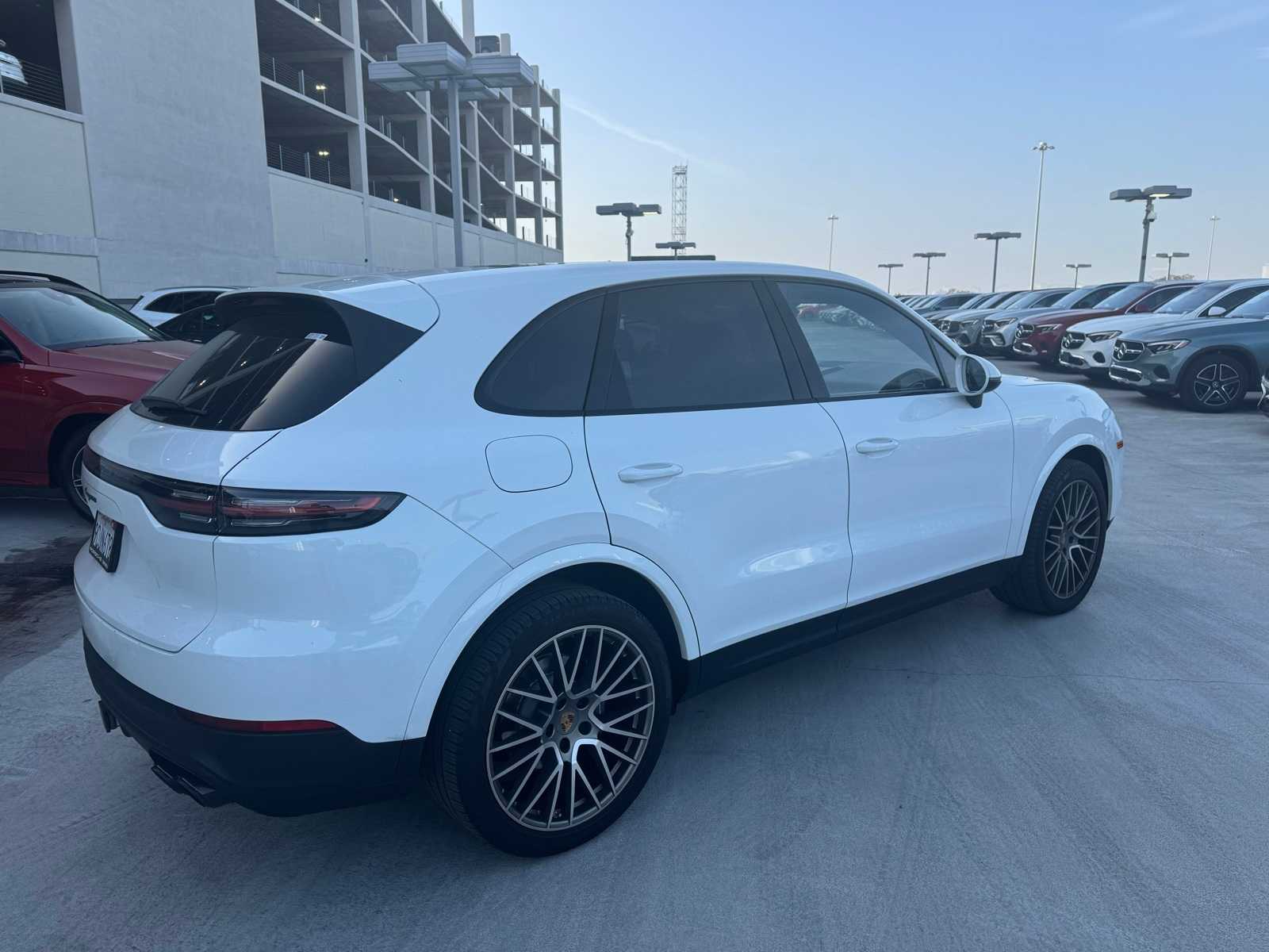 Thumbnail: 2022 Porsche Cayenne - 3