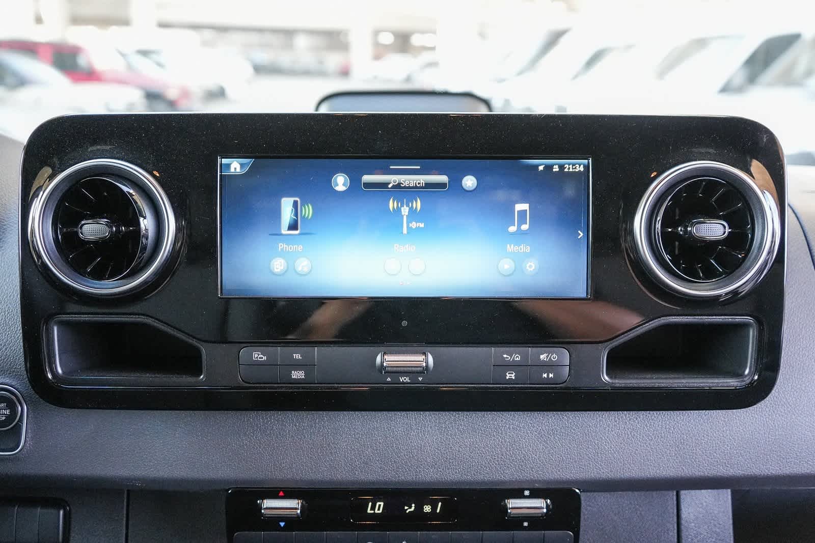 Thumbnail: 2025 Mercedes-Benz Sprinter - 14