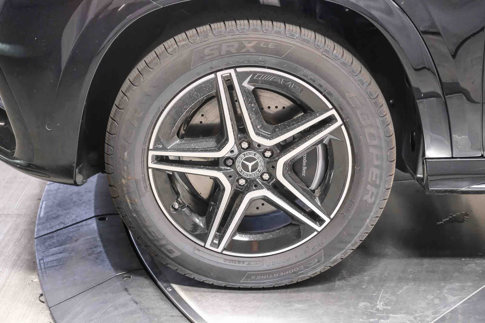 Thumbnail: 2026 Mercedes-Benz GLE - 10