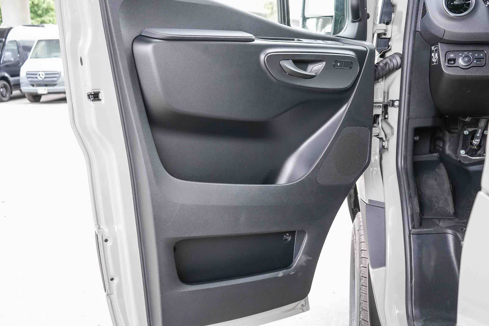 Thumbnail: 2026 Mercedes-Benz Sprinter - 20