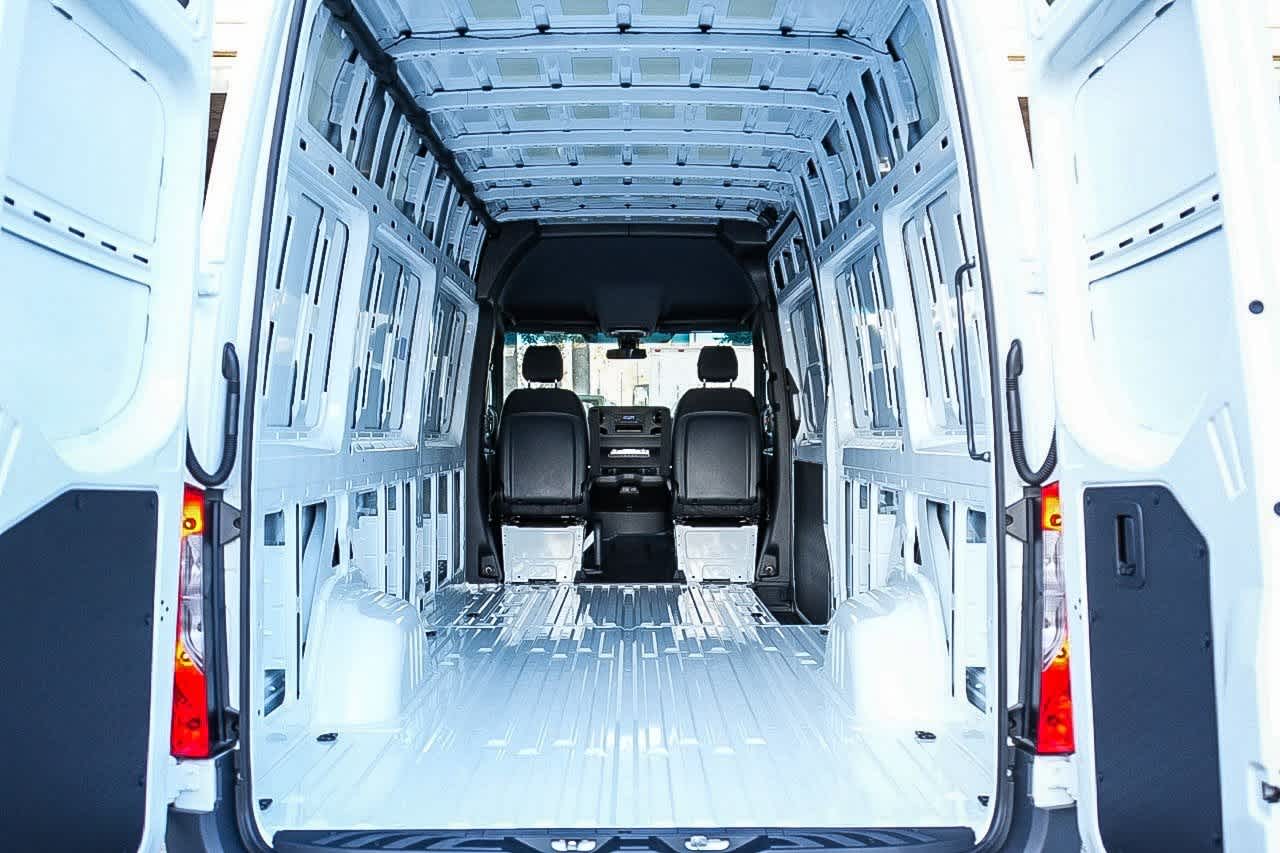 Thumbnail: 2026 Mercedes-Benz Sprinter - 23