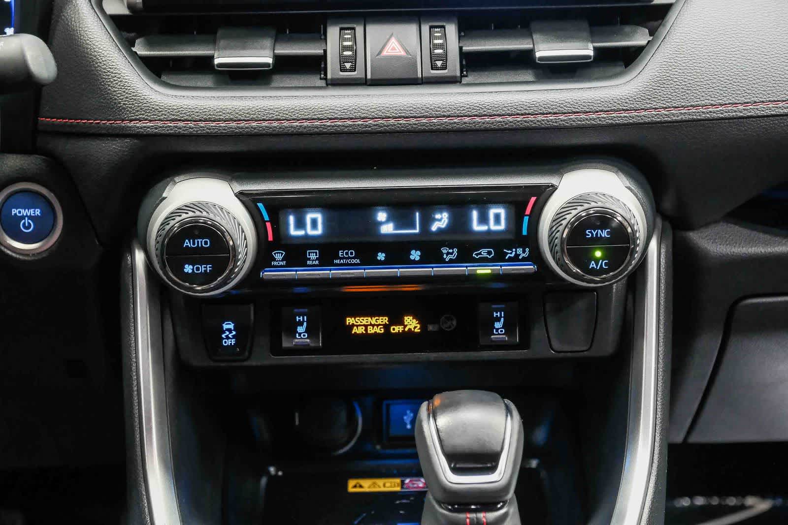 Thumbnail: 2022 Toyota RAV4 - 18