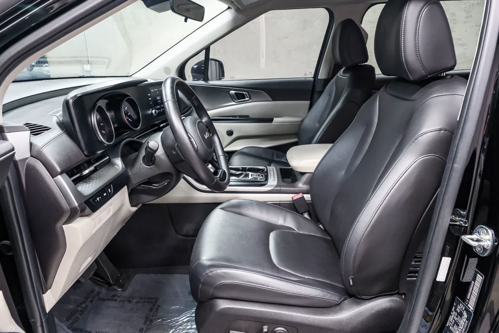 Thumbnail: 2022 Kia Carnival - 14