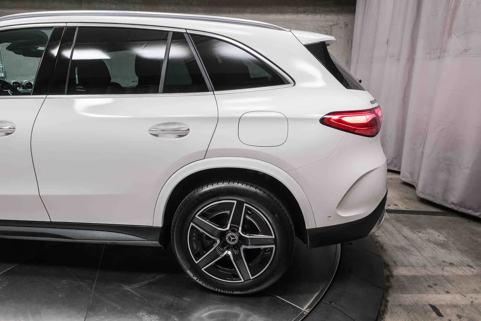 Thumbnail: 2025 Mercedes-Benz GLC - 8