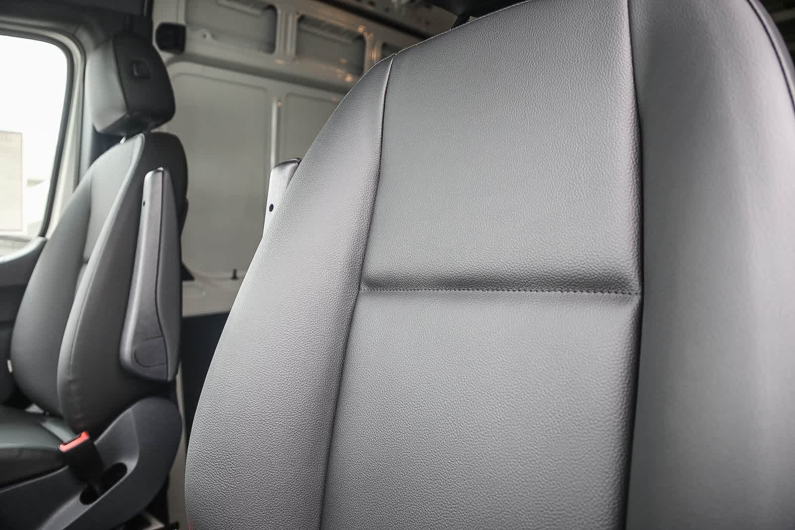 2024 Mercedes-Benz Sprinter 2500 18