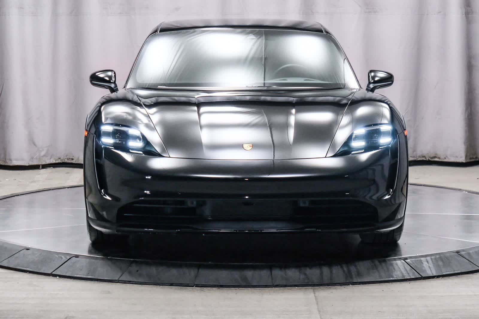 Thumbnail: 2023 Porsche Taycan - 6