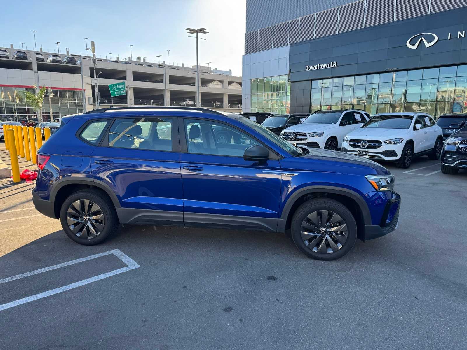 Thumbnail: 2023 Volkswagen Taos - 4
