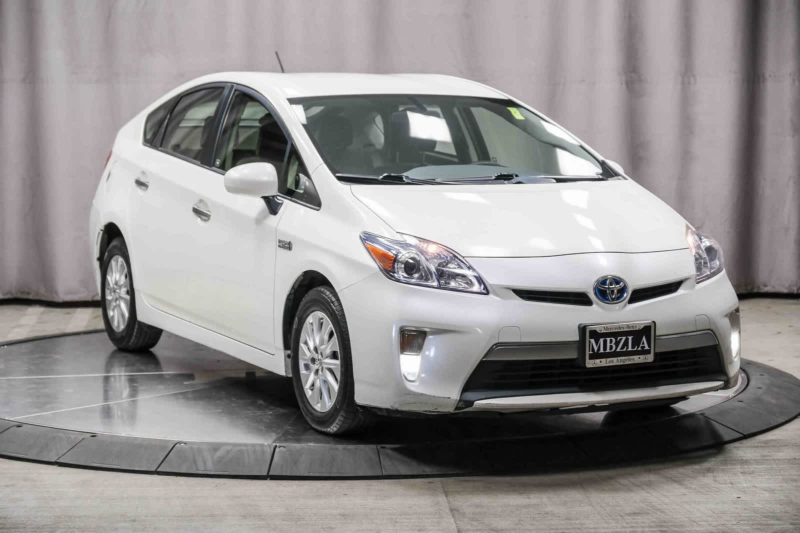Thumbnail: 2015 Toyota Prius - 5