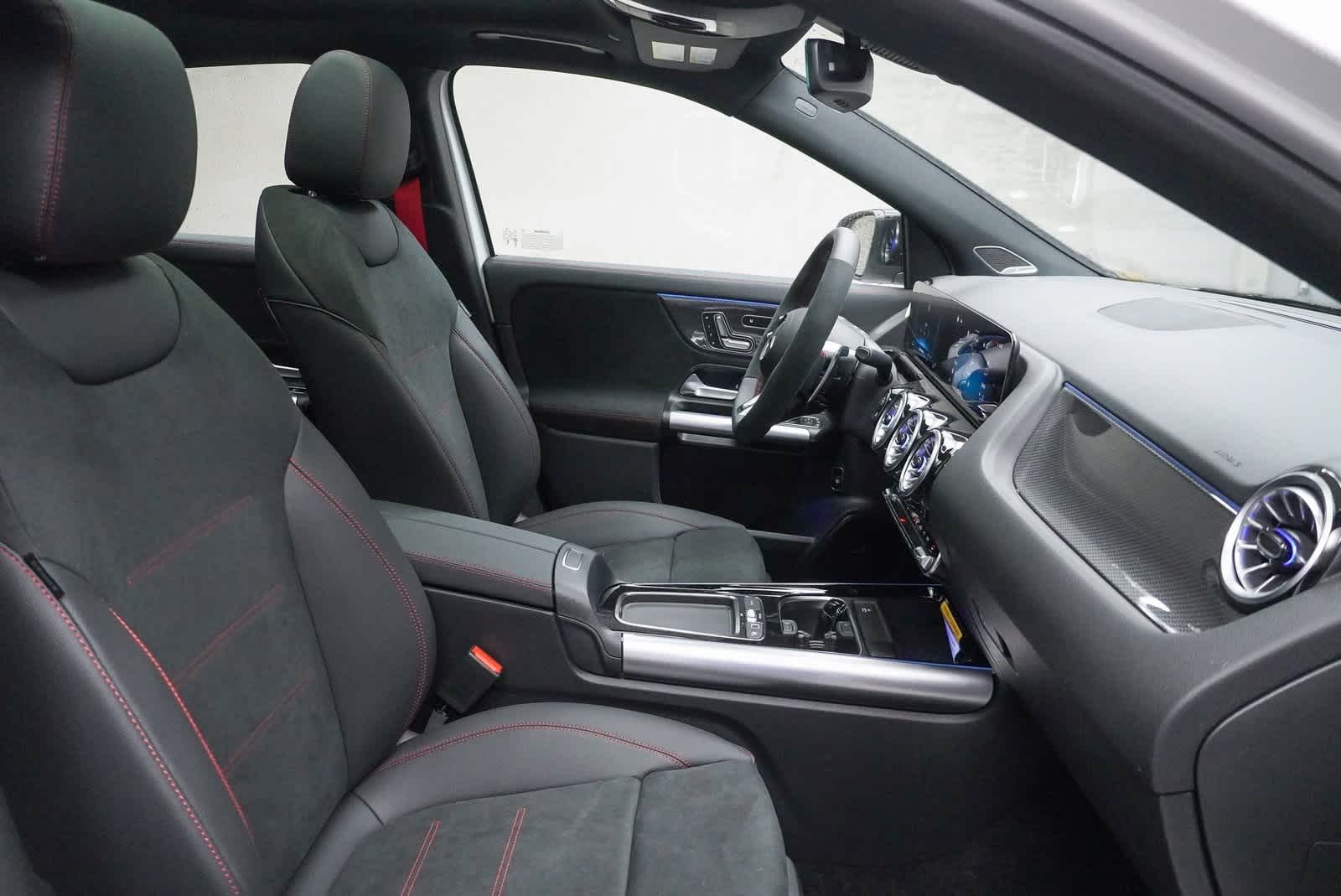 Thumbnail: 2025 Mercedes-Benz GLA - 17