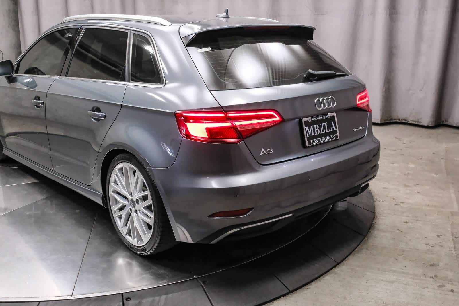 Thumbnail: 2018 Audi A3 e-tron - 8