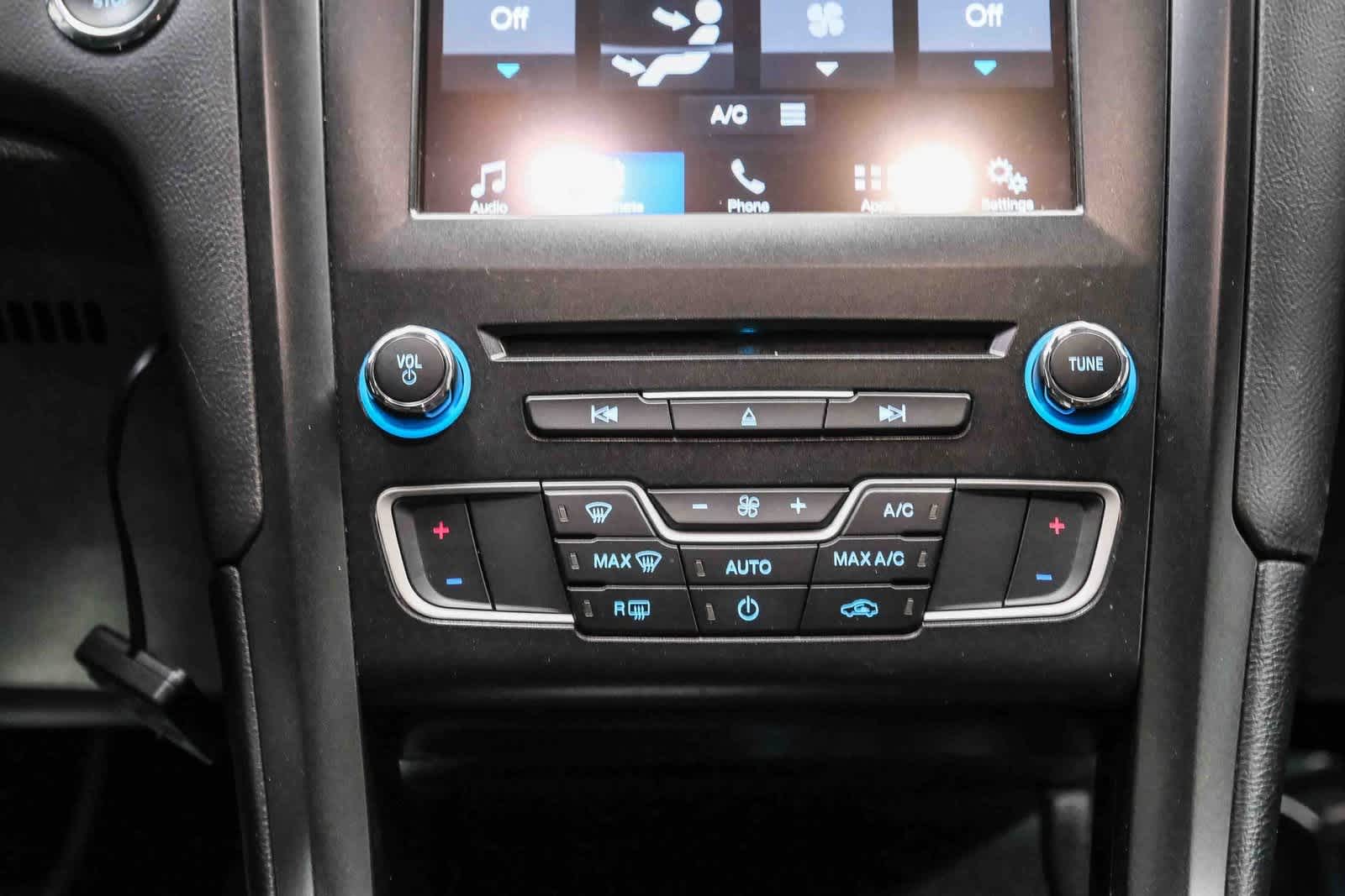 Thumbnail: 2018 Ford Fusion - 16