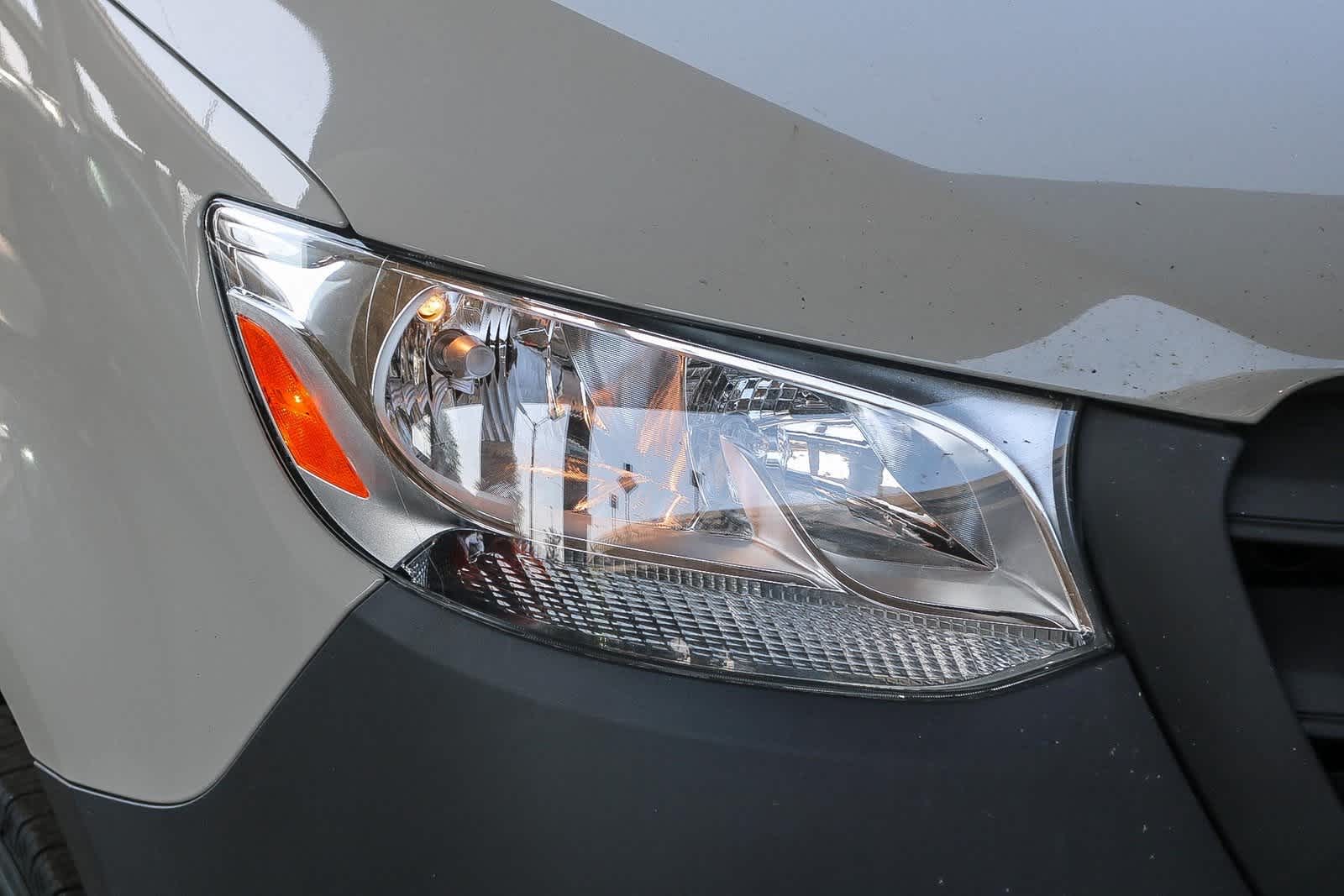 Thumbnail: 2025 Mercedes-Benz Sprinter - 4