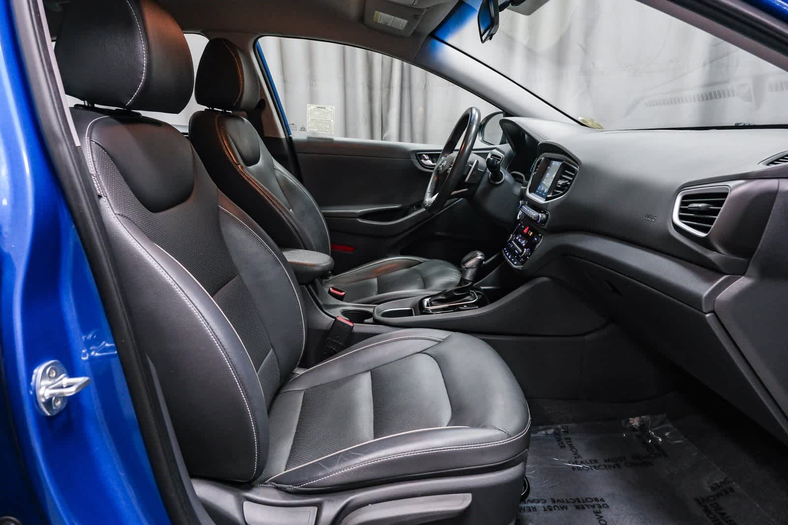 Thumbnail: 2018 Hyundai Ioniq - 18
