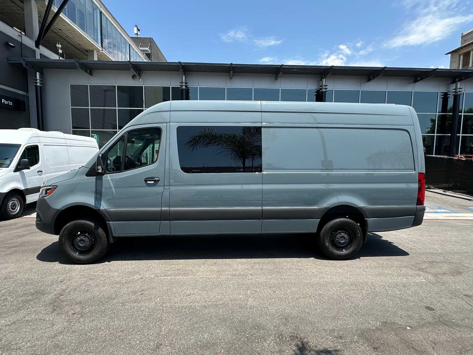 Thumbnail: 2024 Mercedes-Benz Sprinter - 2