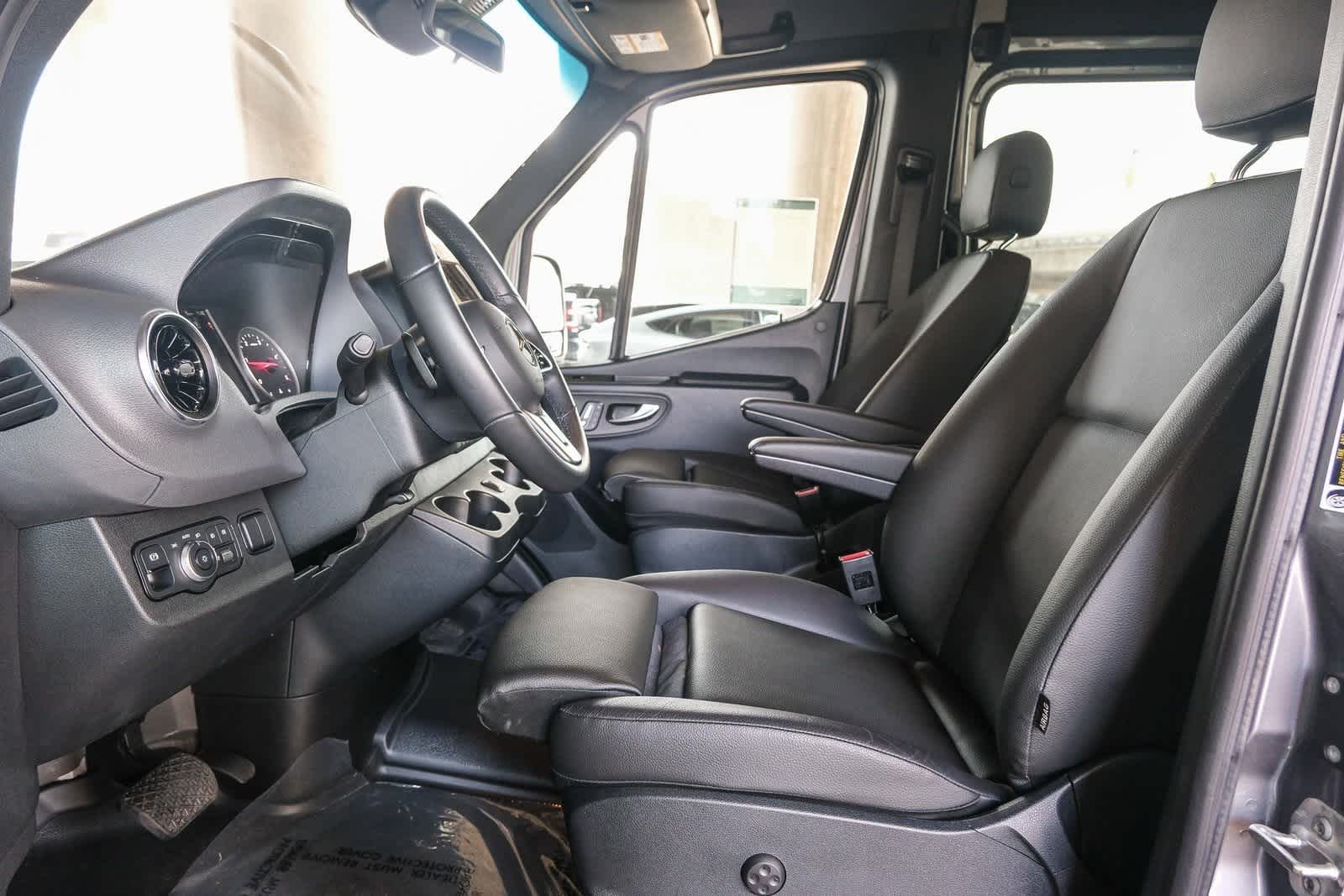 Thumbnail: 2024 Mercedes-Benz Sprinter - 22